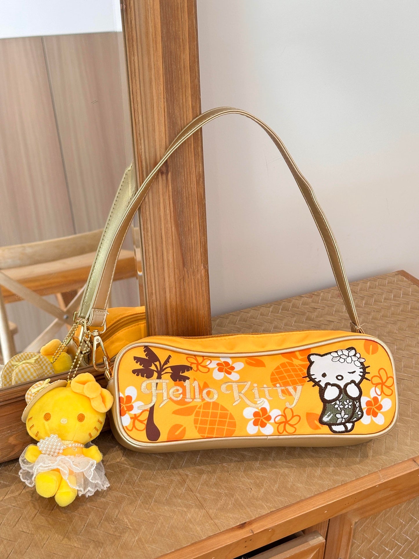 Hawaii Tanned Hello kitty Bag