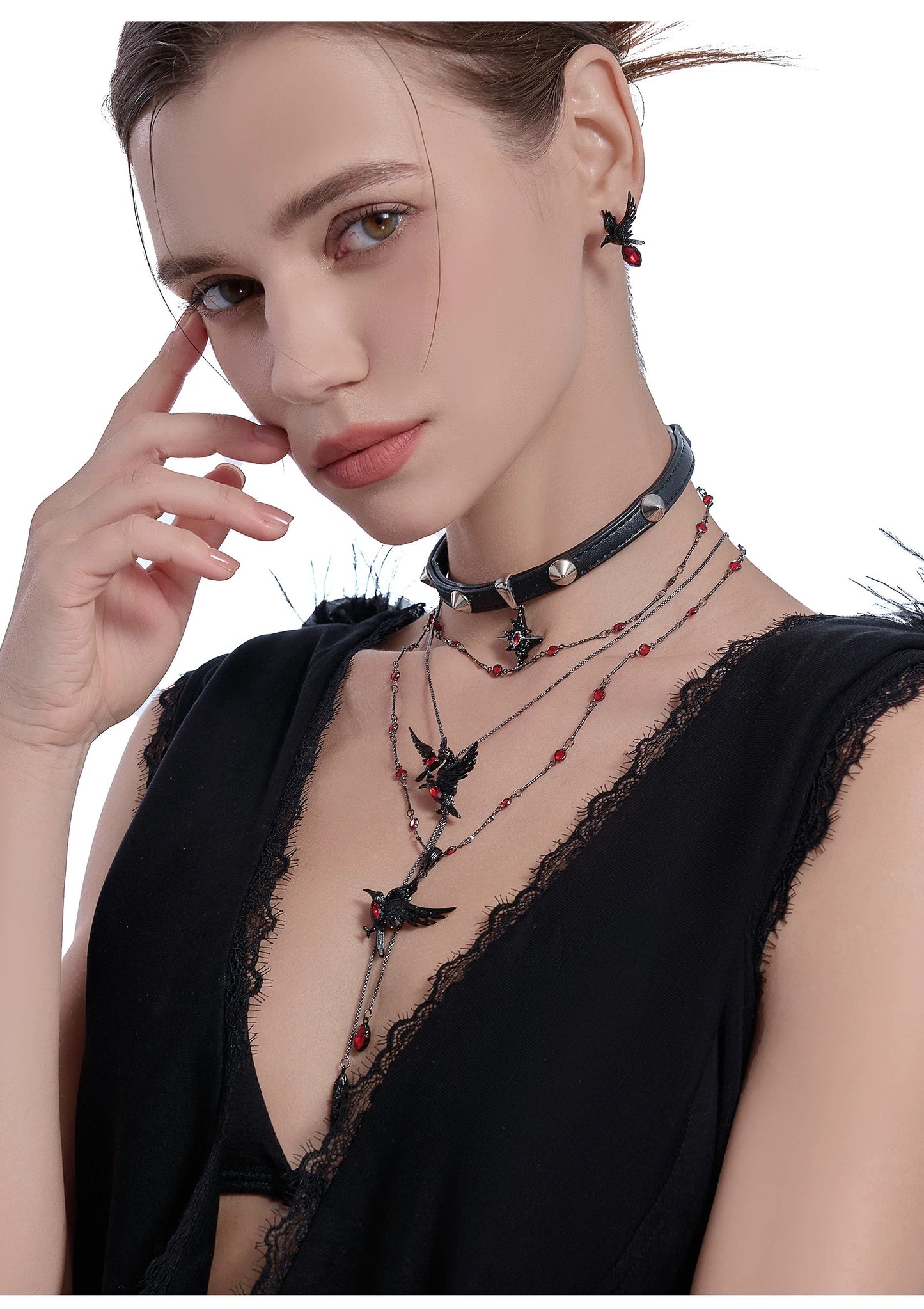 Qin Che crow earrings