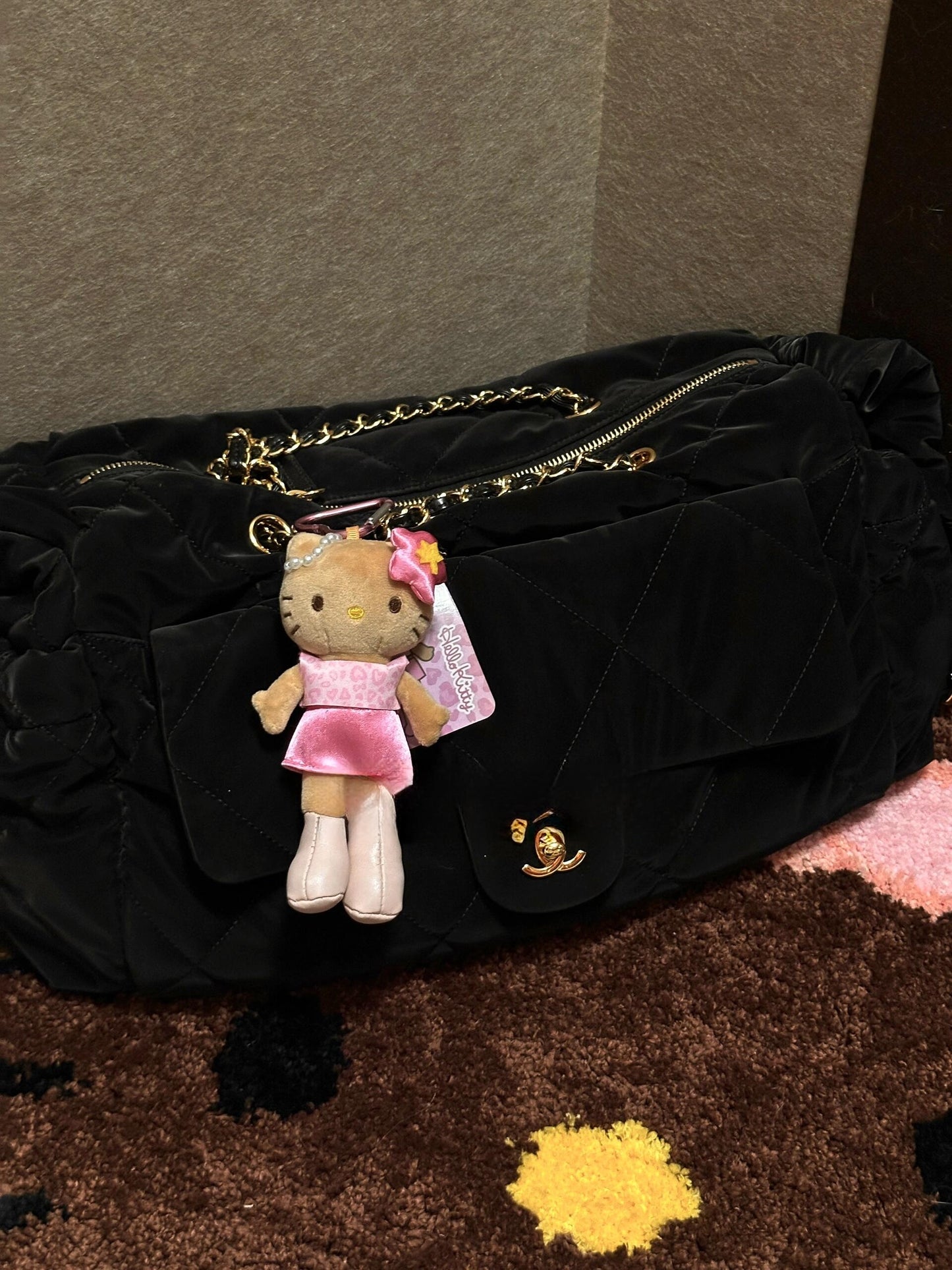 pink tanned long leg kitty pendant
