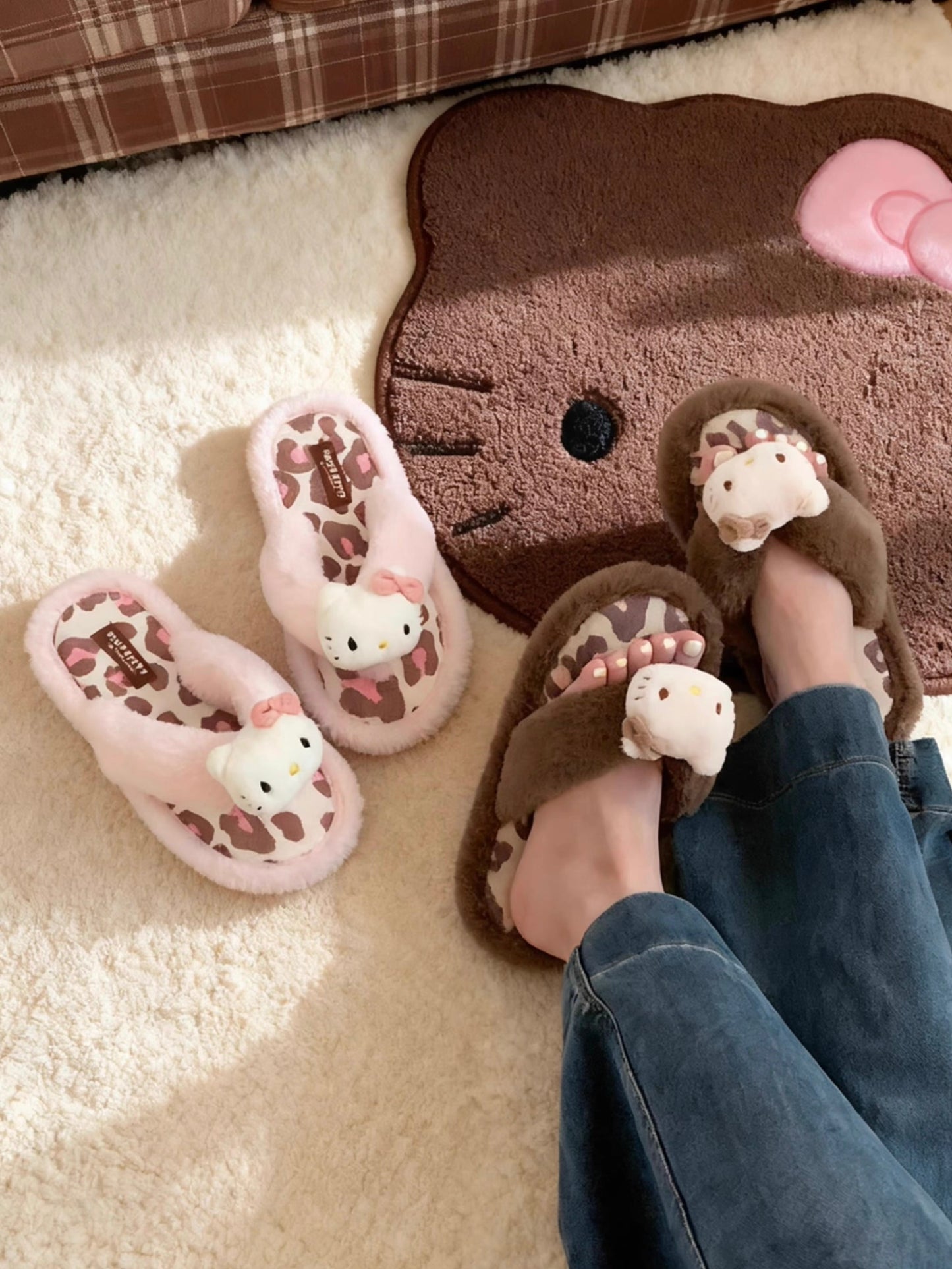 HelloKitty fluffy flip flops