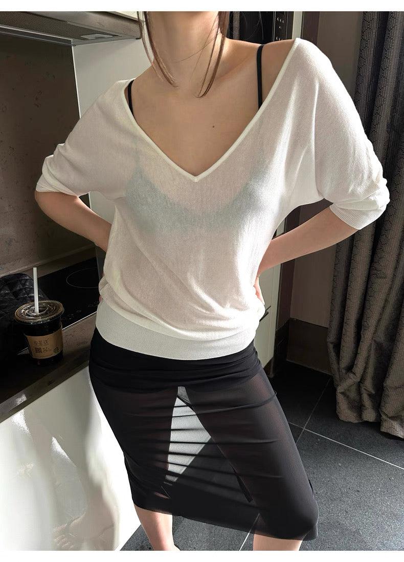 White v-neck Tecel short-sleeved Tee