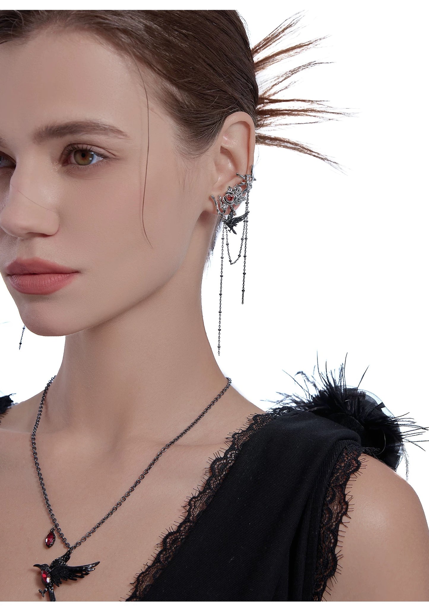 Qin Che throne crow tassels ear clips