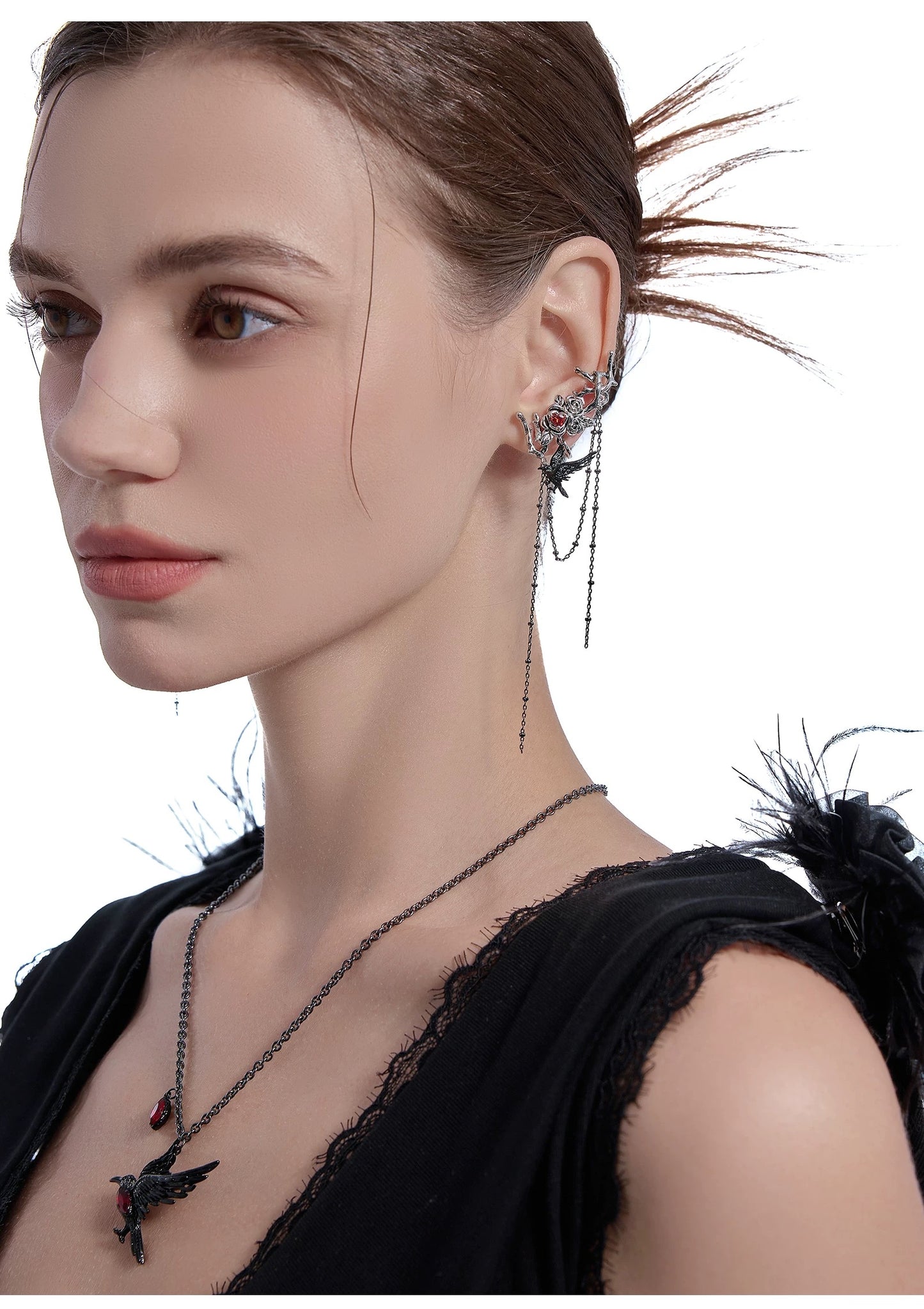 Qin Che throne crow tassels ear clips