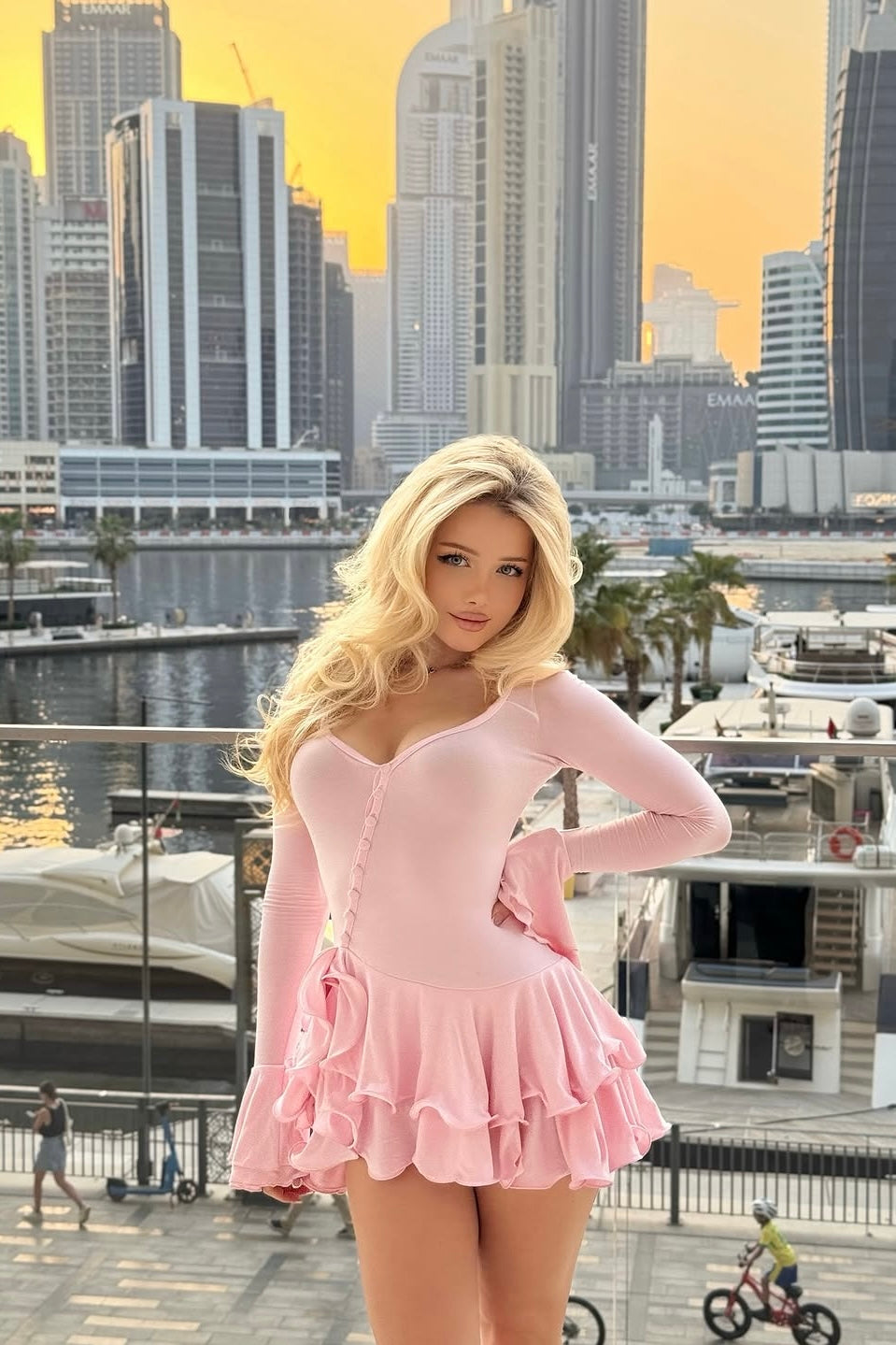 Flower edge long sleeve mini dress