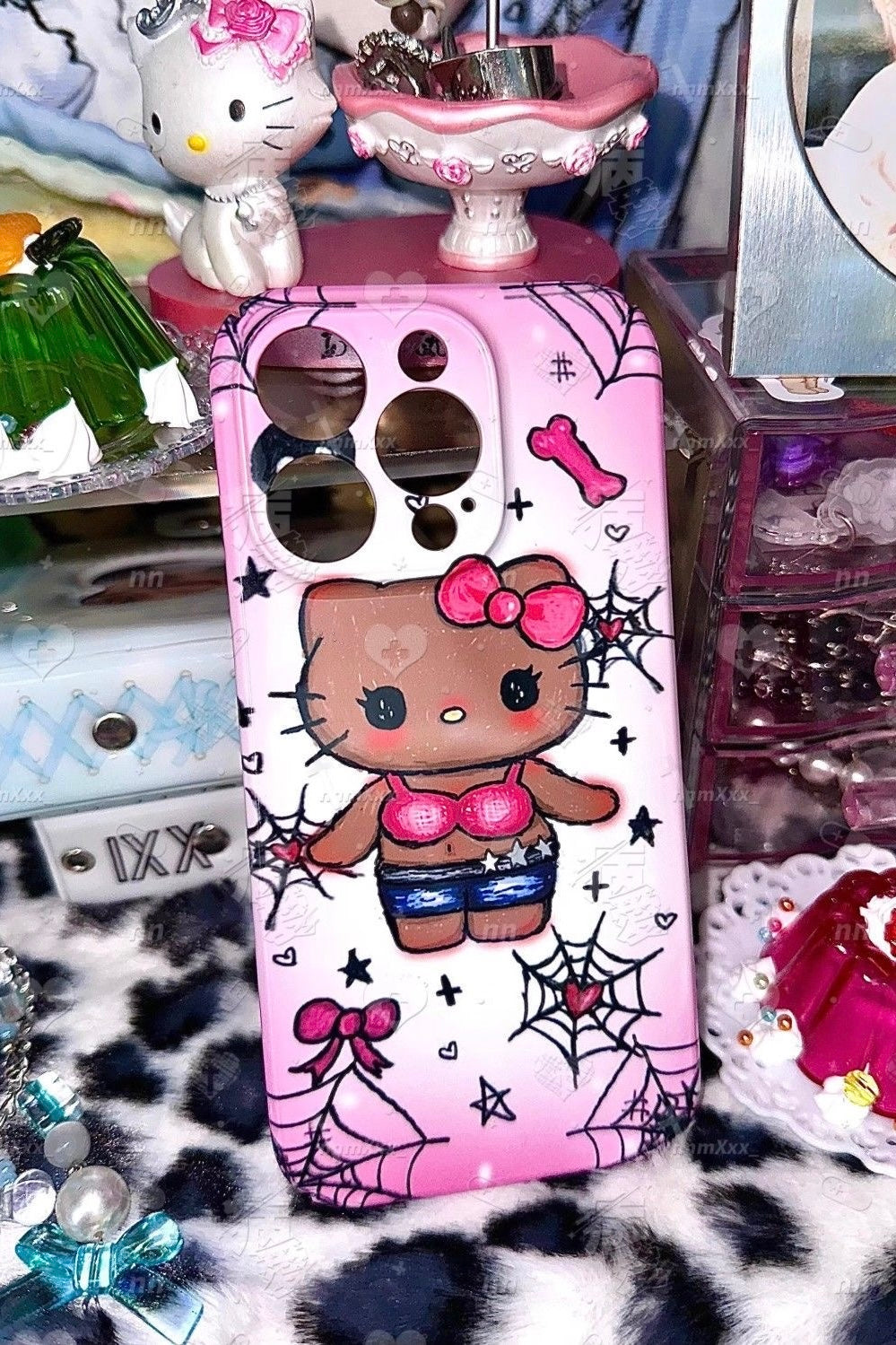 Spider Web Tanned Hello Kitty Phone Case
