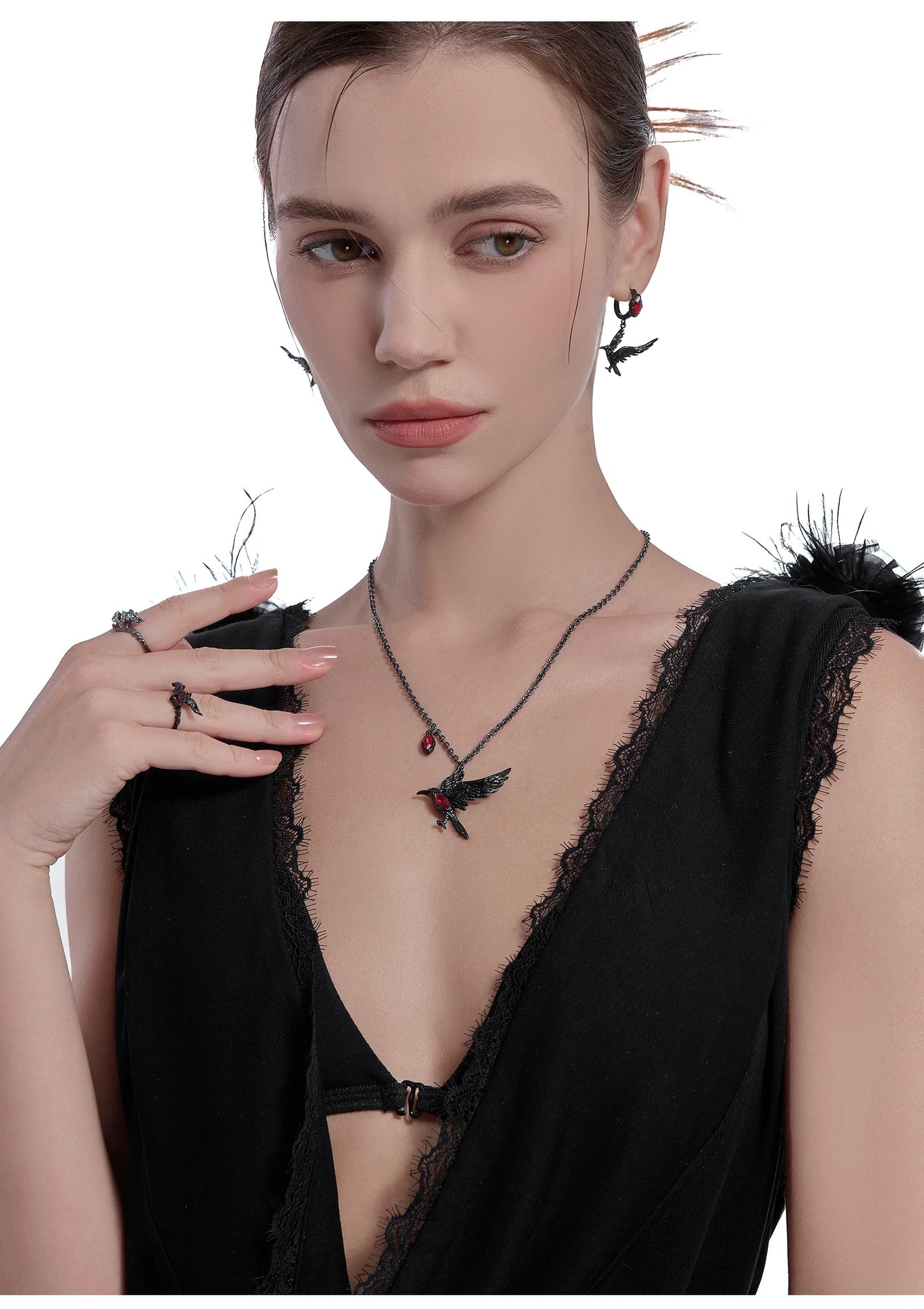 Qin Che Crow necklace