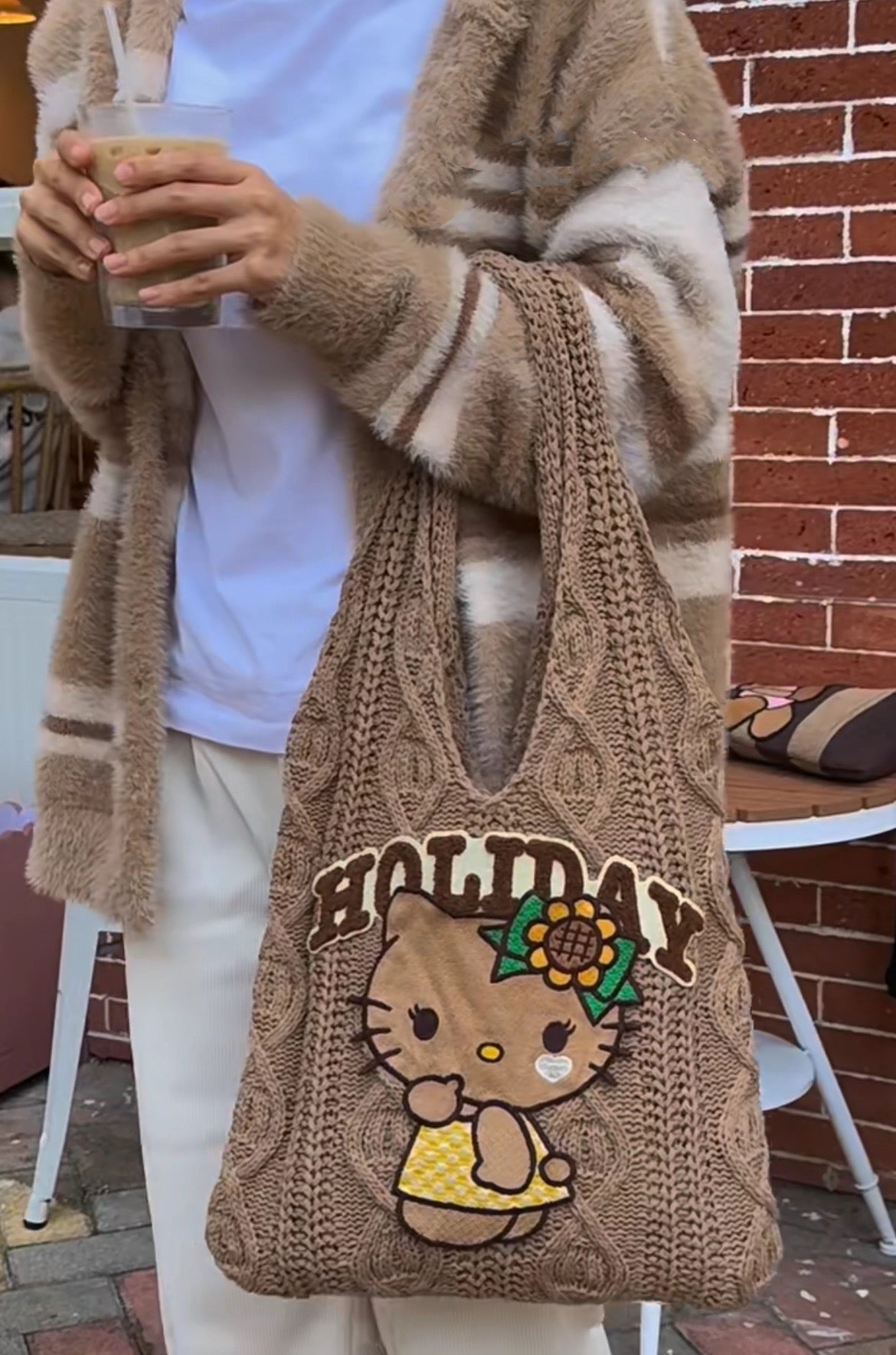 Hawaii Tanned Hello kitty Knit Bag