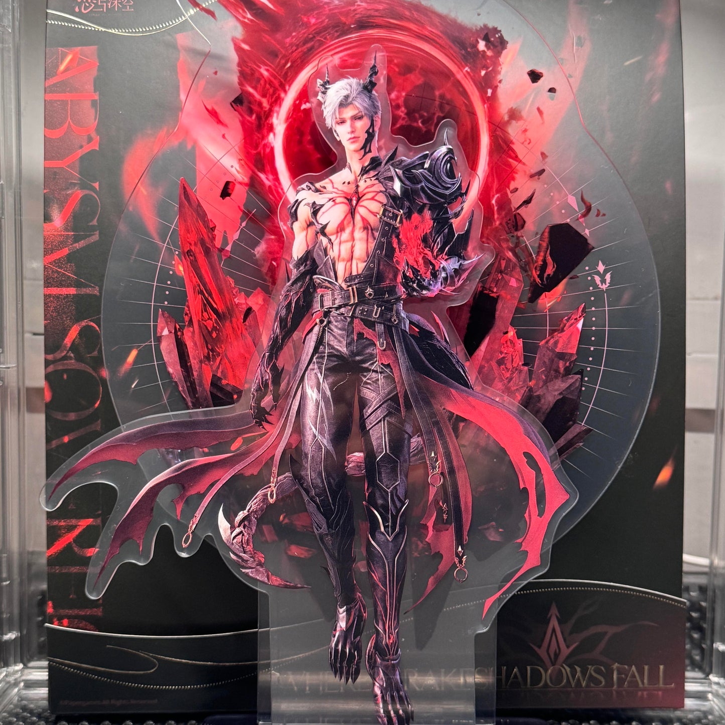 Sylus character stand