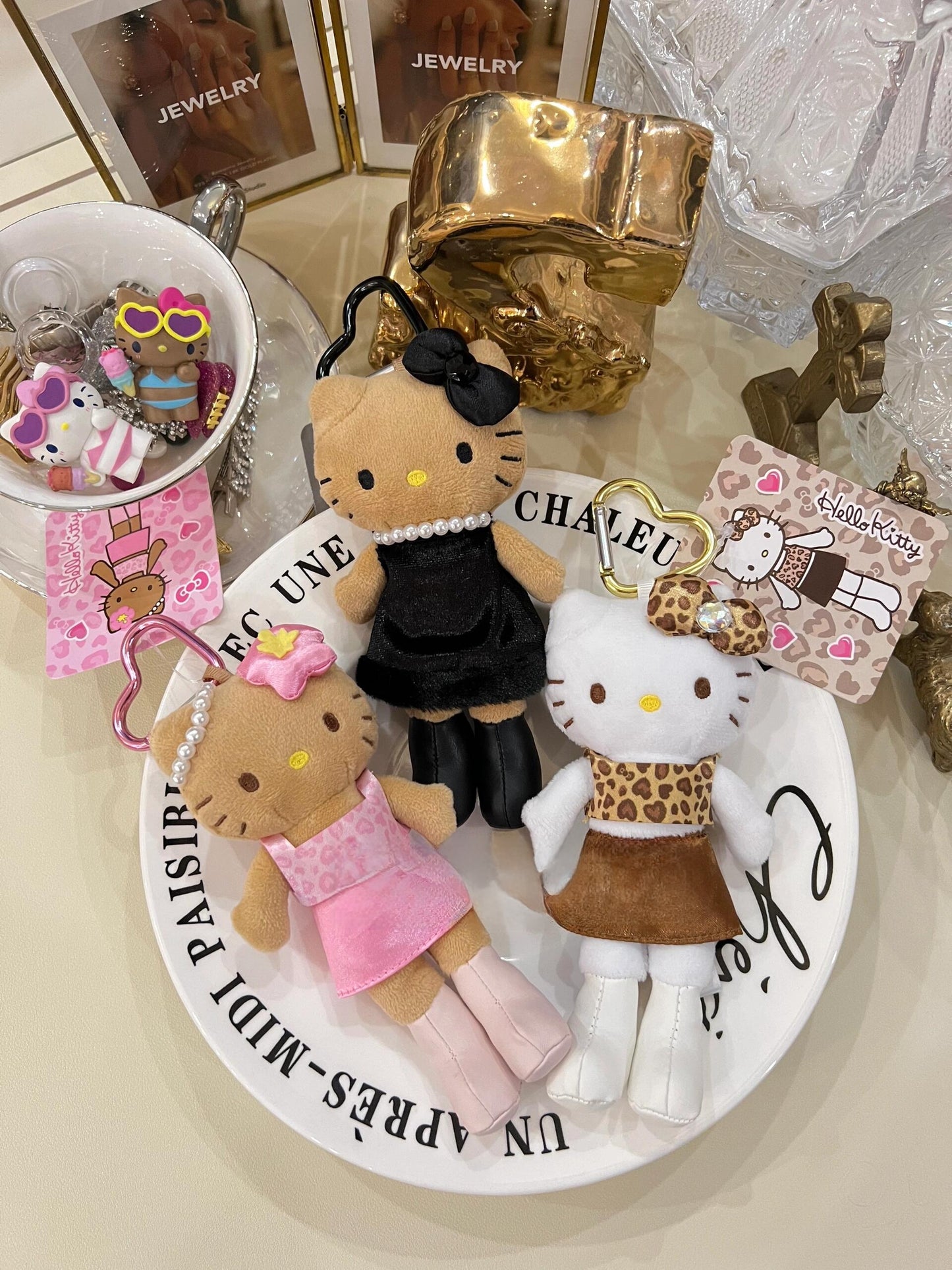 pink tanned long leg kitty pendant