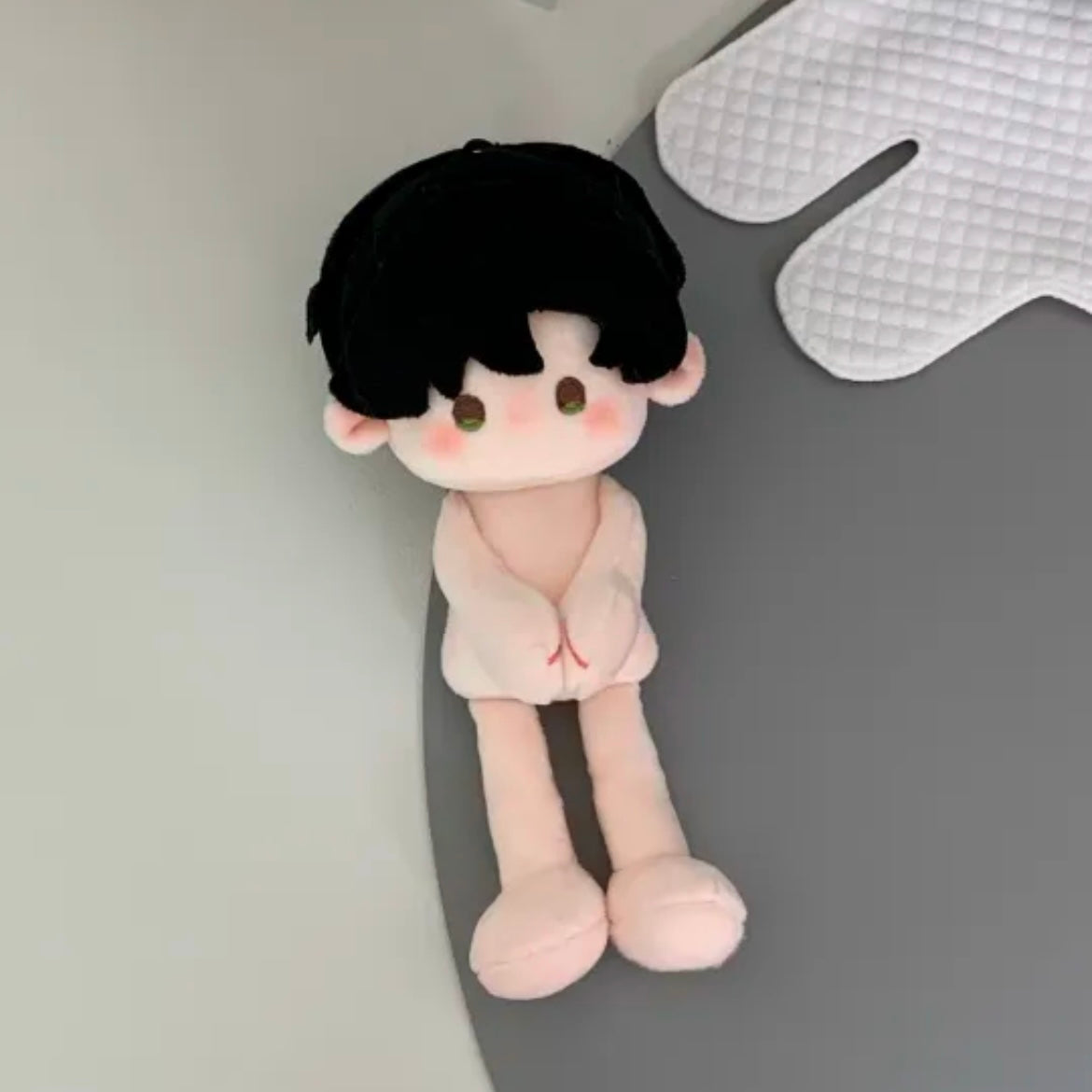 Sylus long leg plush doll