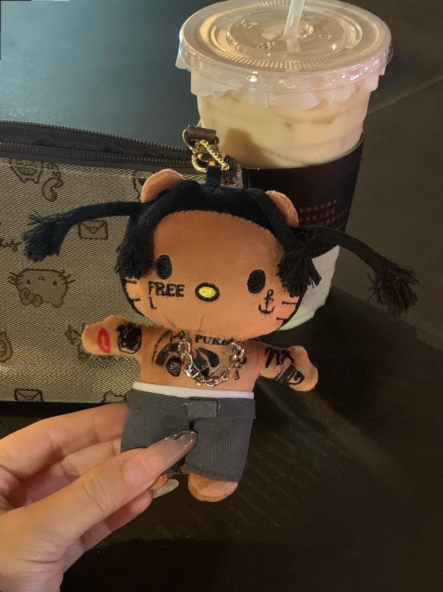 Rapper tanned skin hellokitty pendant