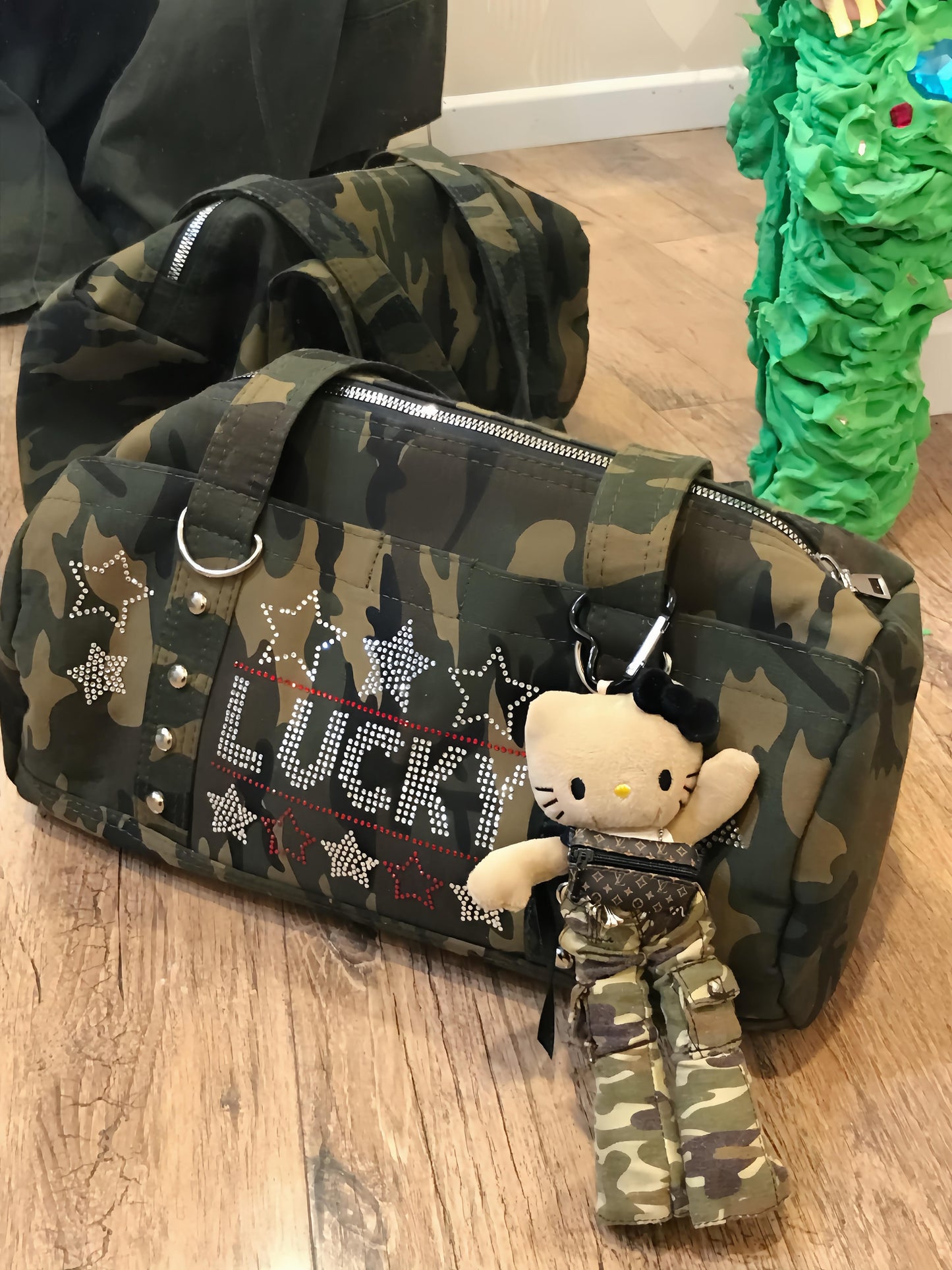 camouflage long leg HelloKitty bag charm +bag