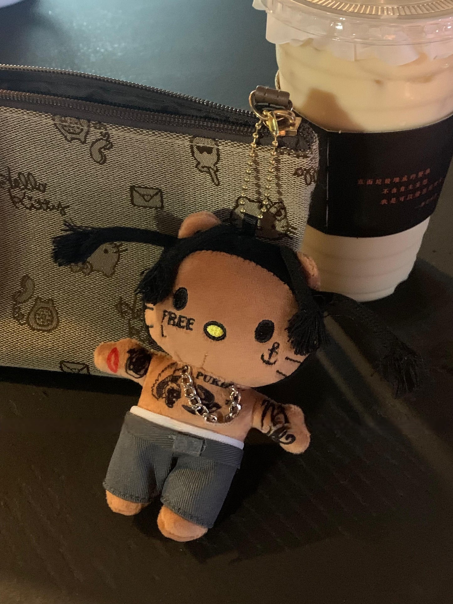 Rapper tanned skin hellokitty pendant