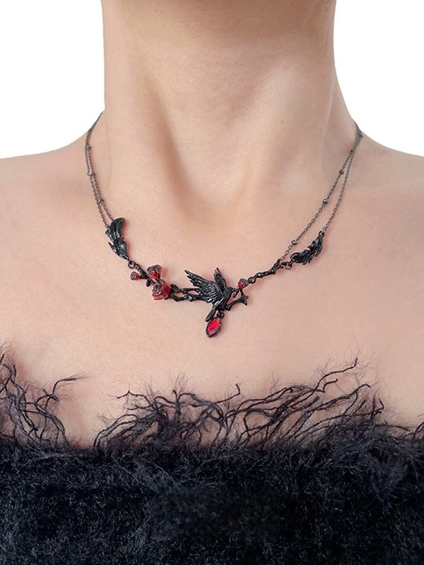 Qin Che throne crow necklace
