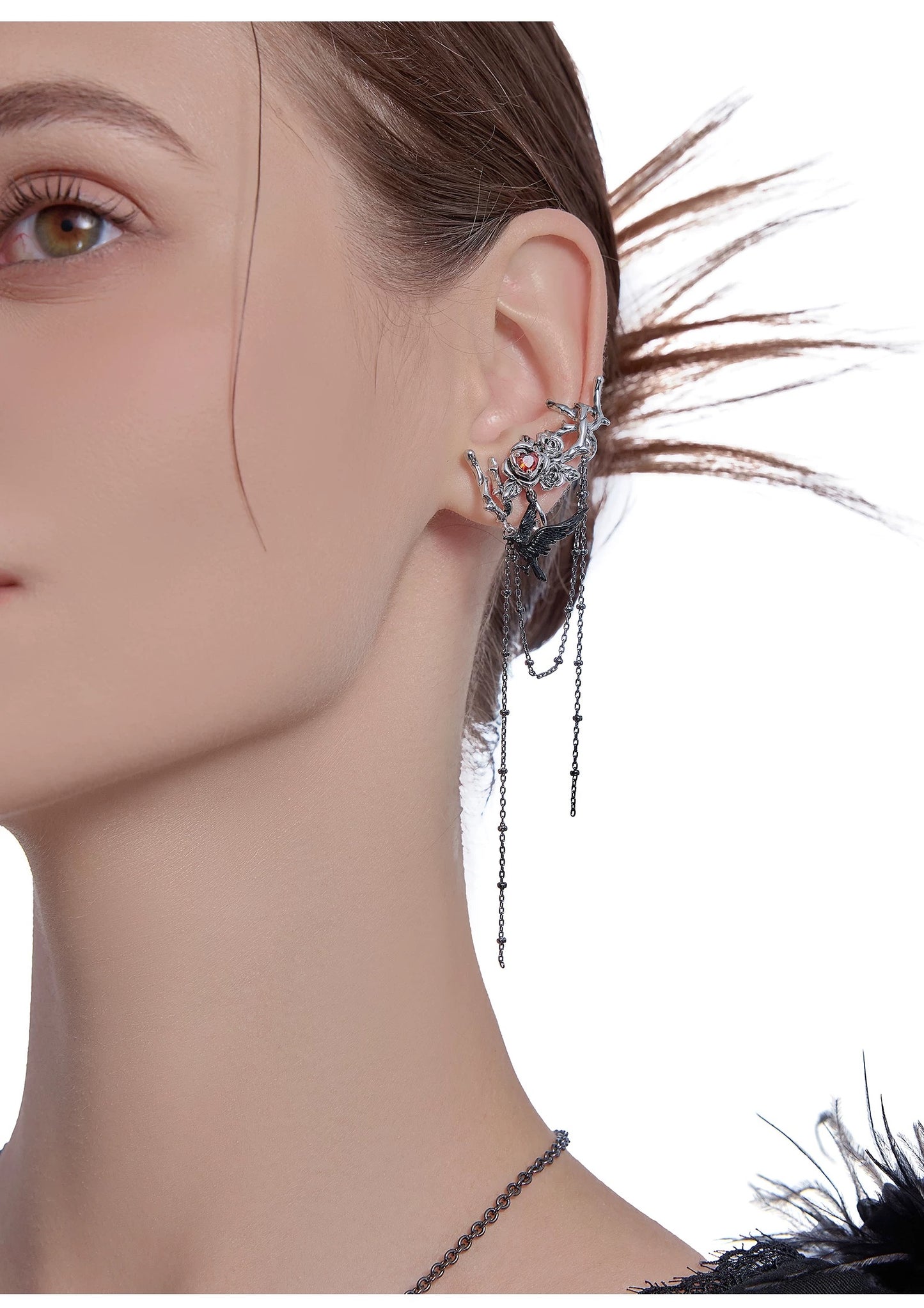 Qin Che throne crow tassels ear clips