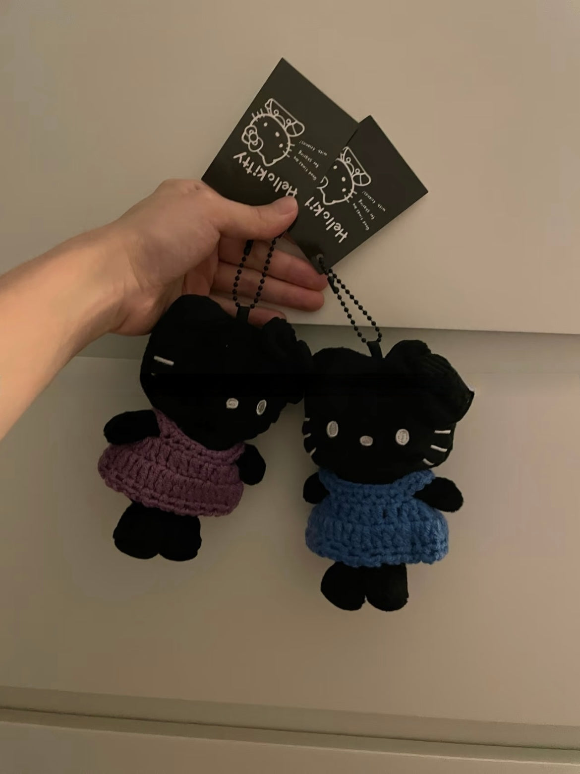 knit sweater black HelloKitty pendant