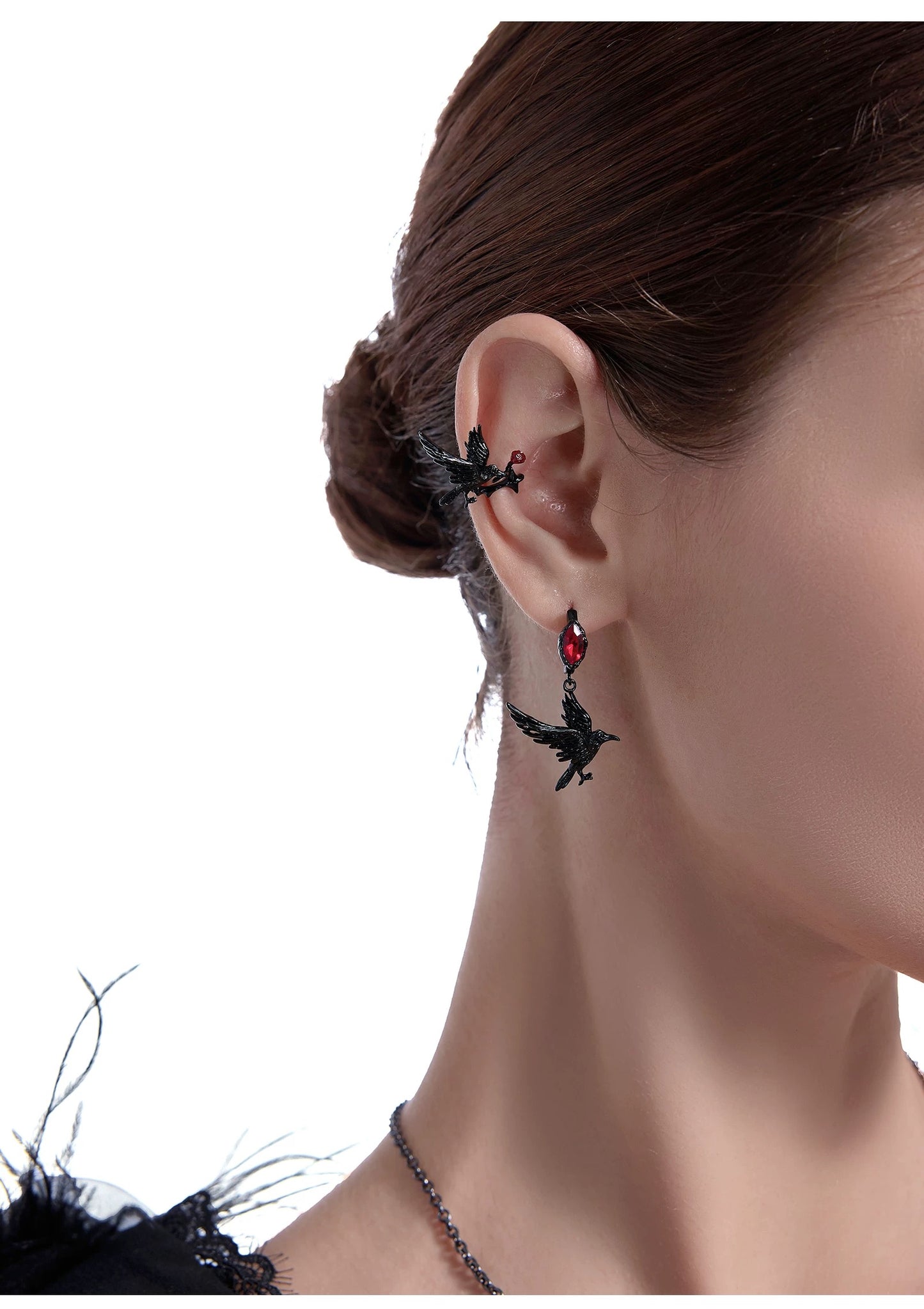 Qin Che throne rose crow earrings