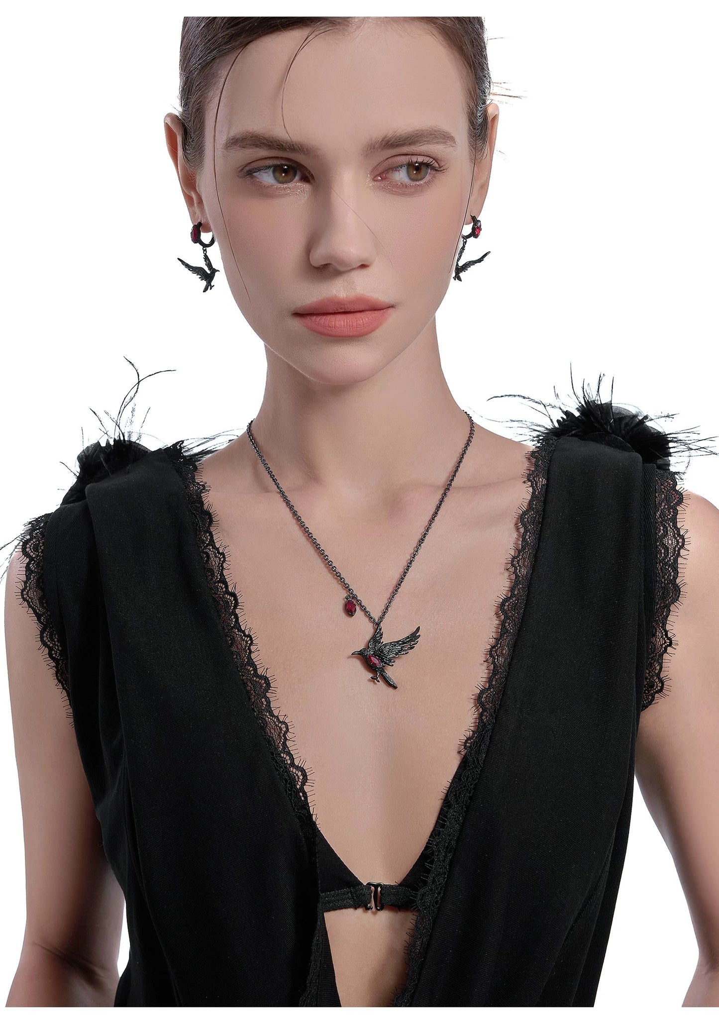 Qin Che Crow necklace