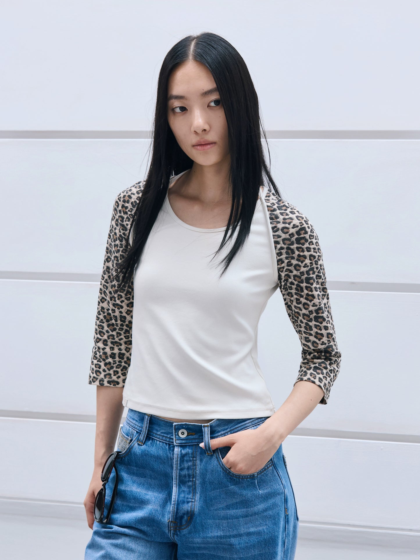 contrasting leopard print mid sleeve T-shirt