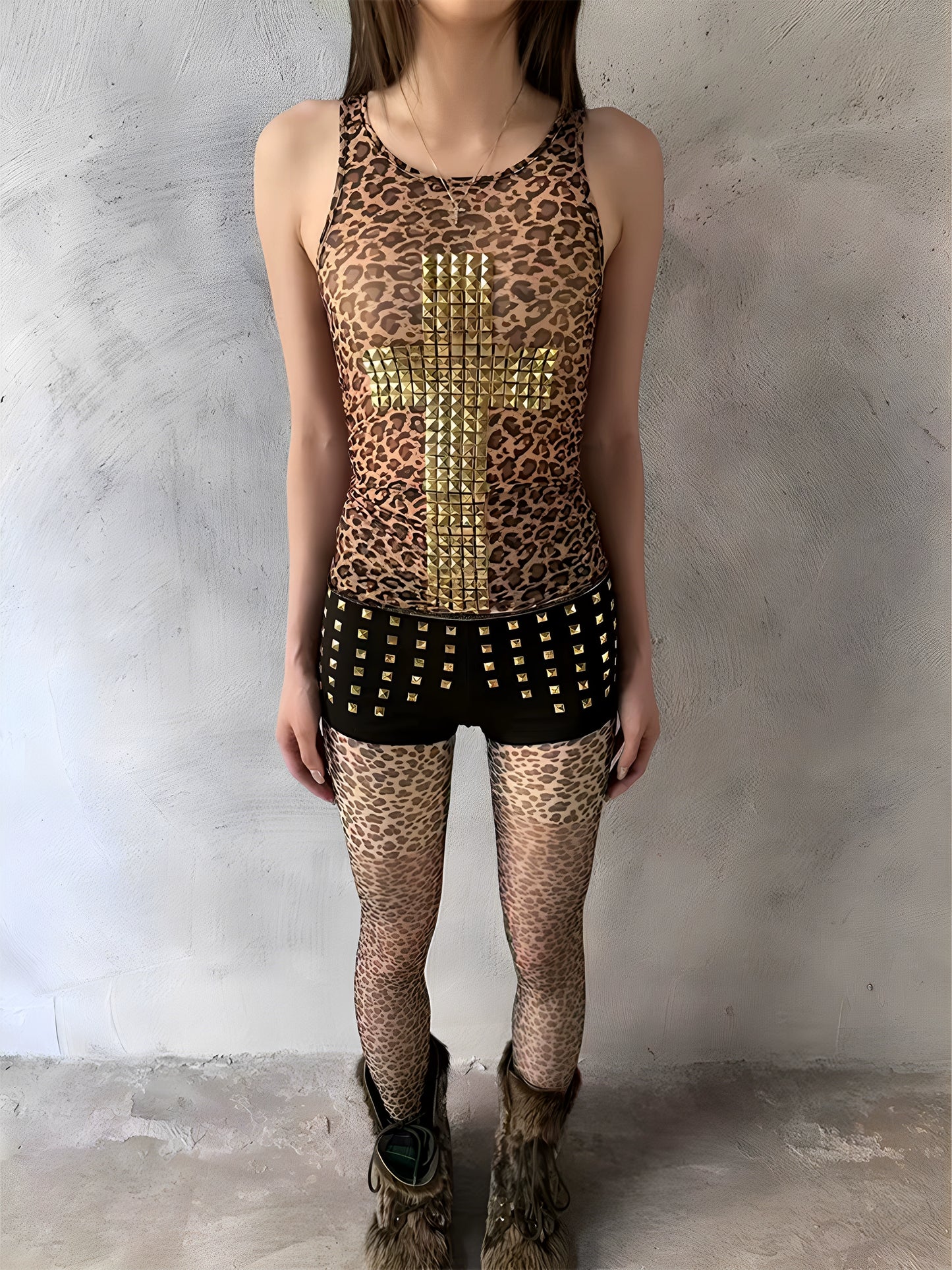 Low waist shorts gold rivets