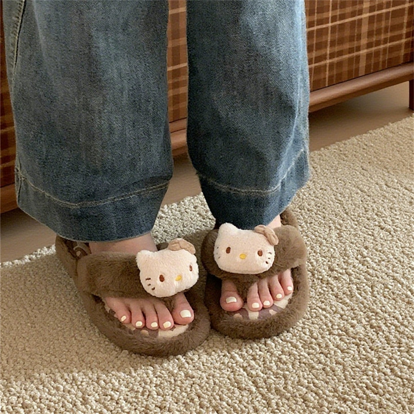 HelloKitty fluffy flip flops