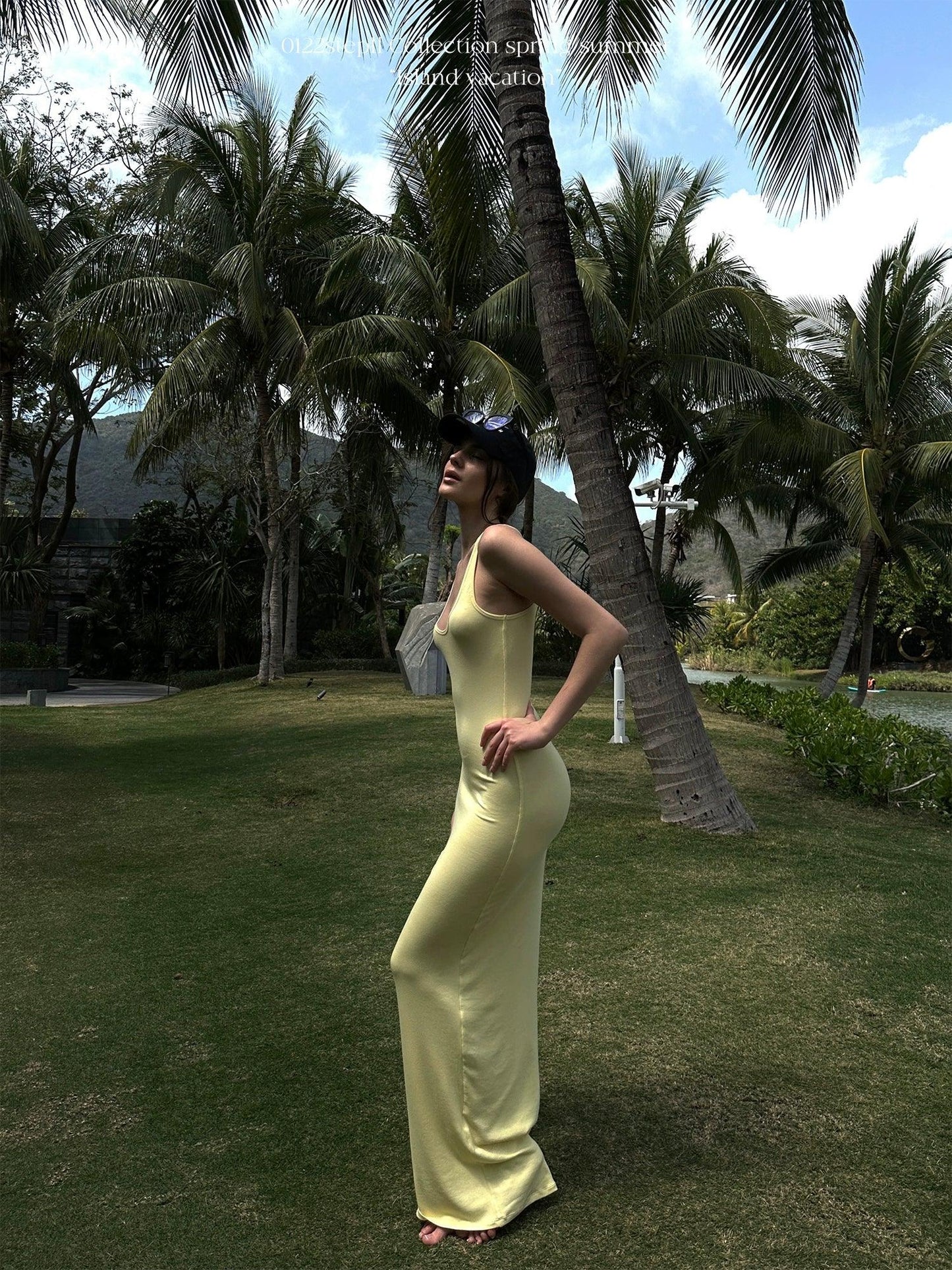 U-neck slim-fit fishtail dress