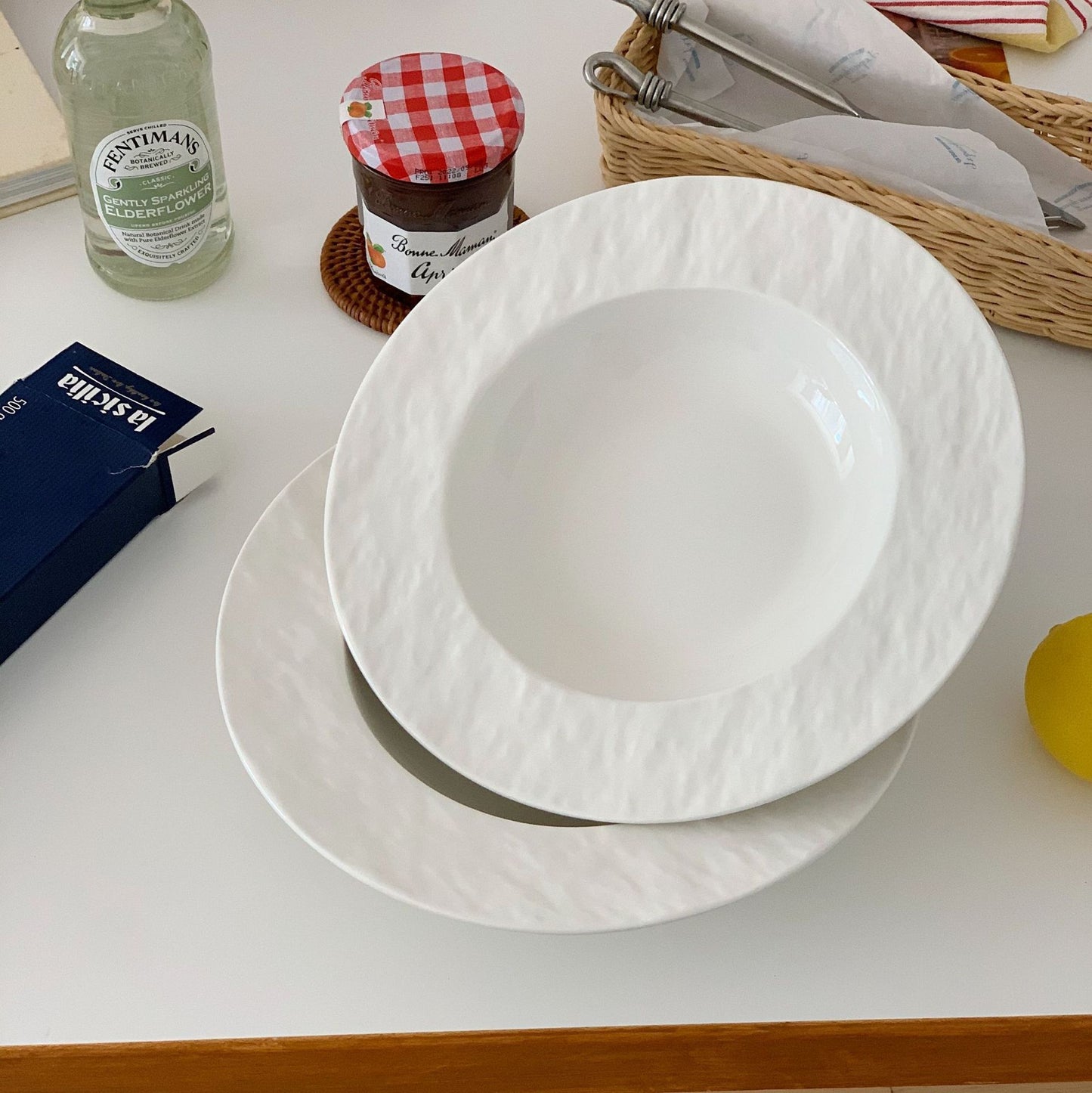Rock patterned steak plate