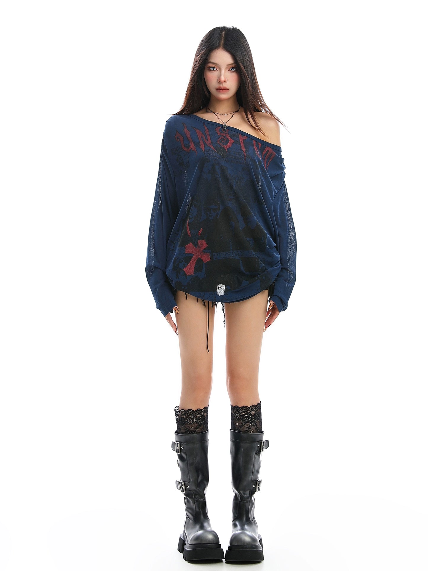 Graffiti printed slim shoulder long sleeved T-shirt