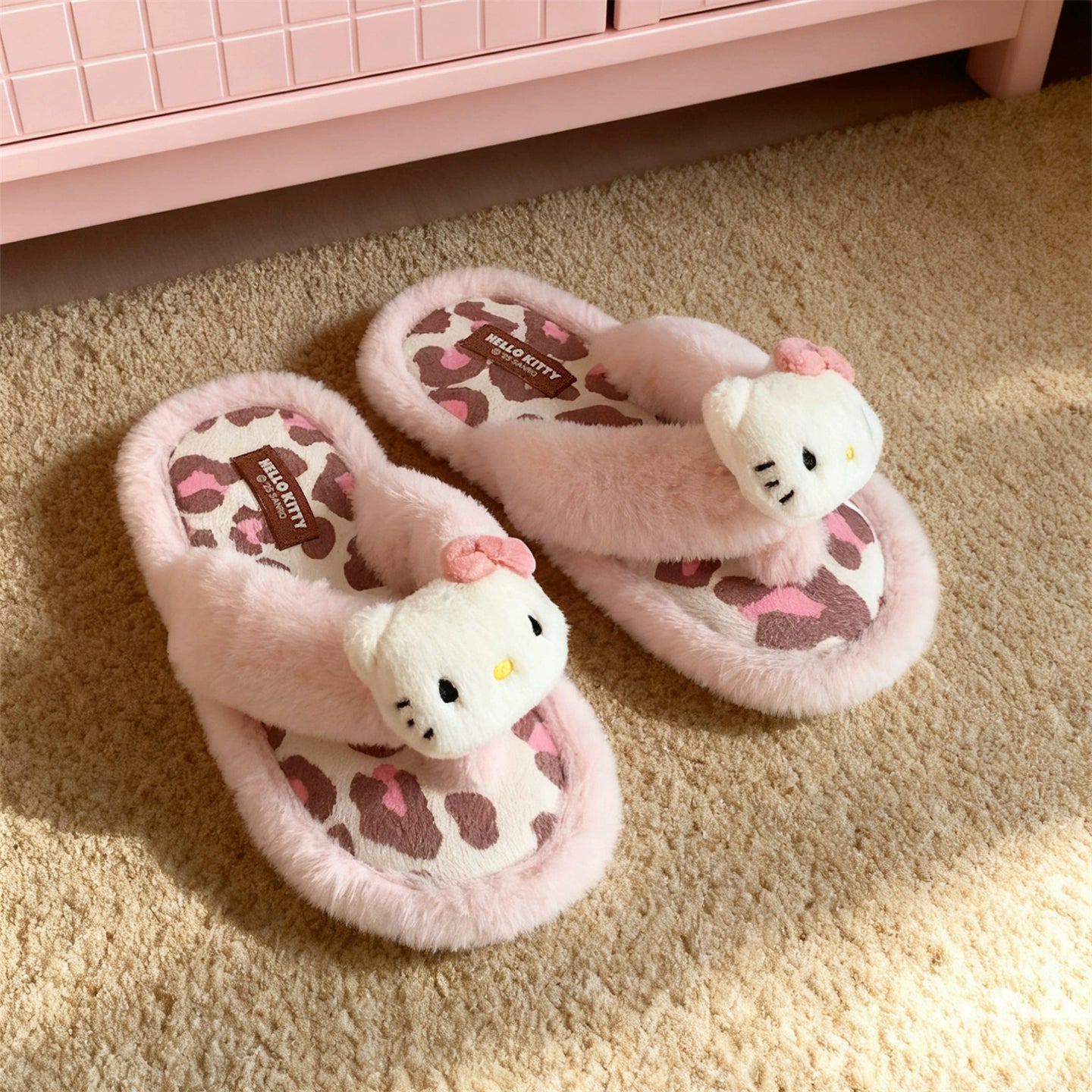 HelloKitty fluffy flip flops