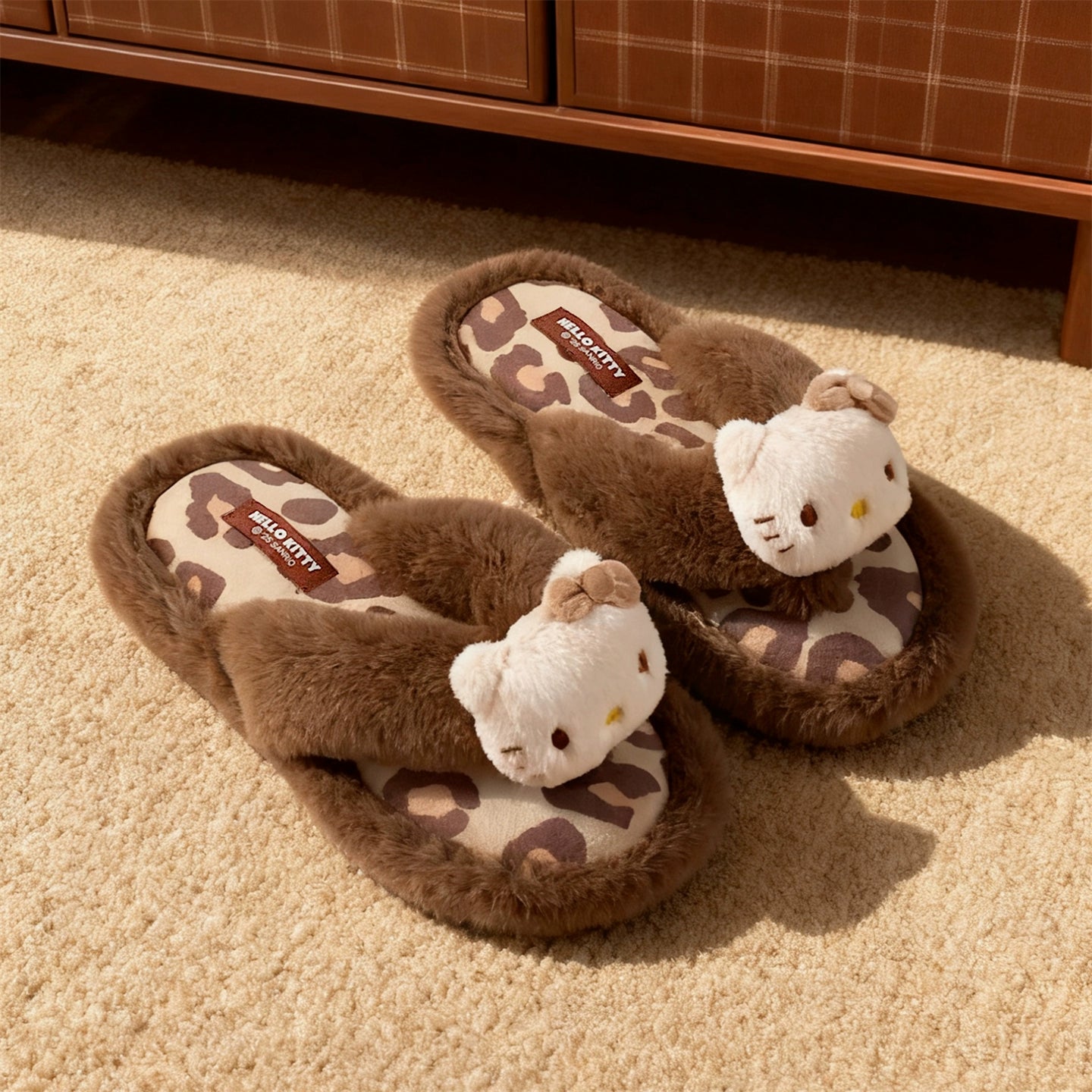 HelloKitty fluffy flip flops