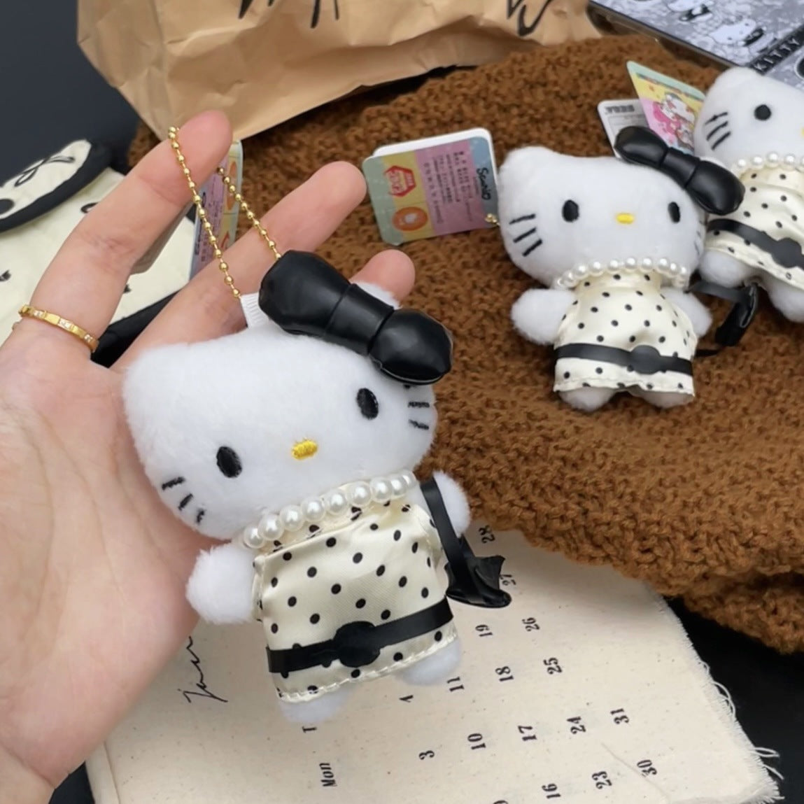 Swimming circle Hellokitty plush charm