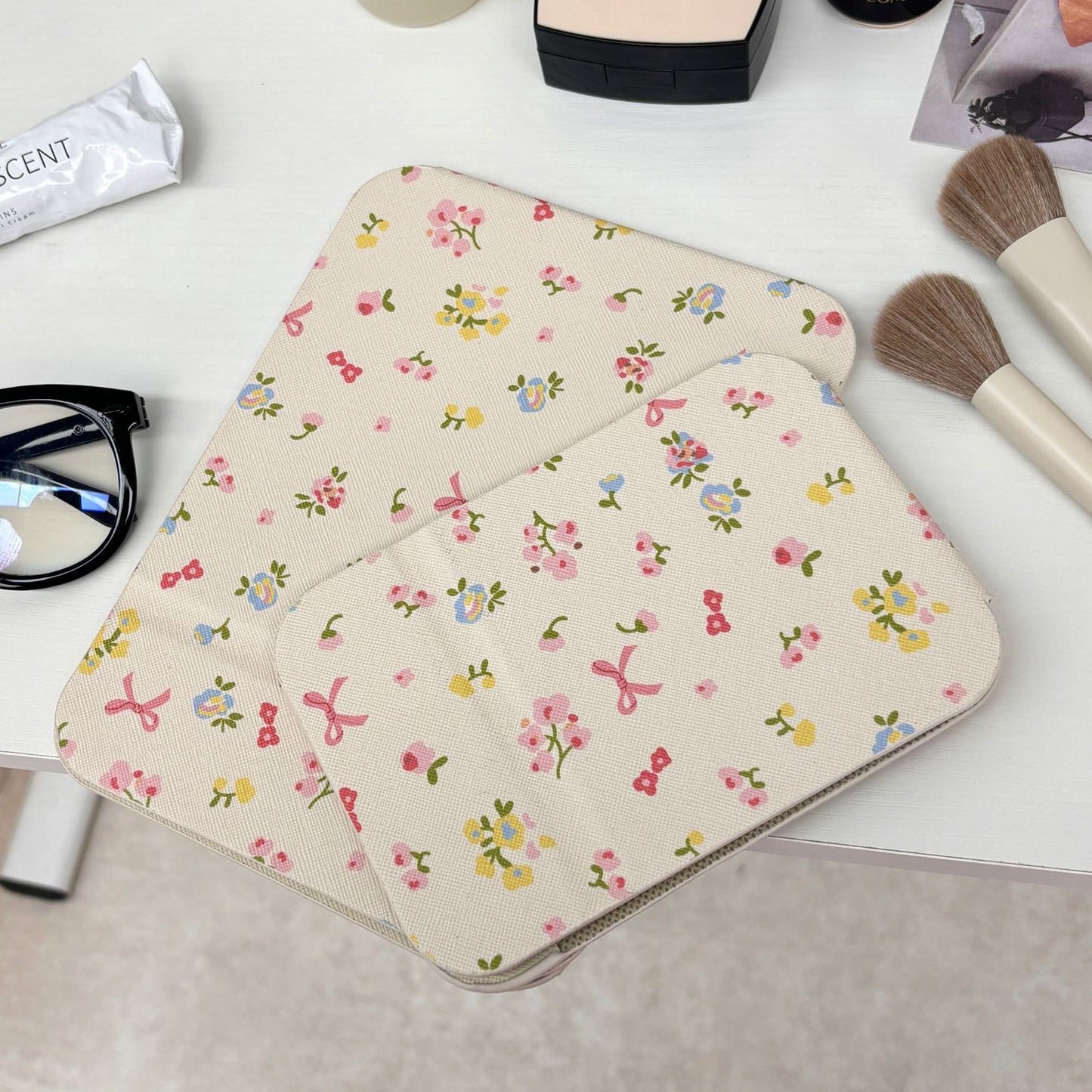 Hello Kitty Folding Mirror