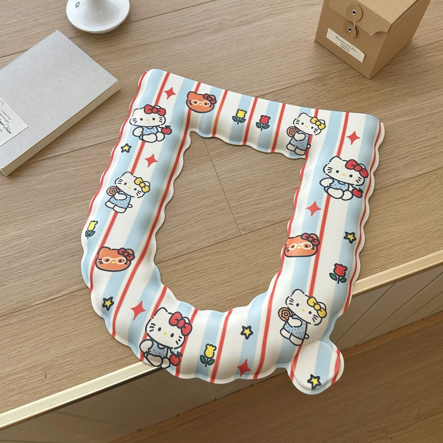 Cartoon cat lace toilet seat cushion