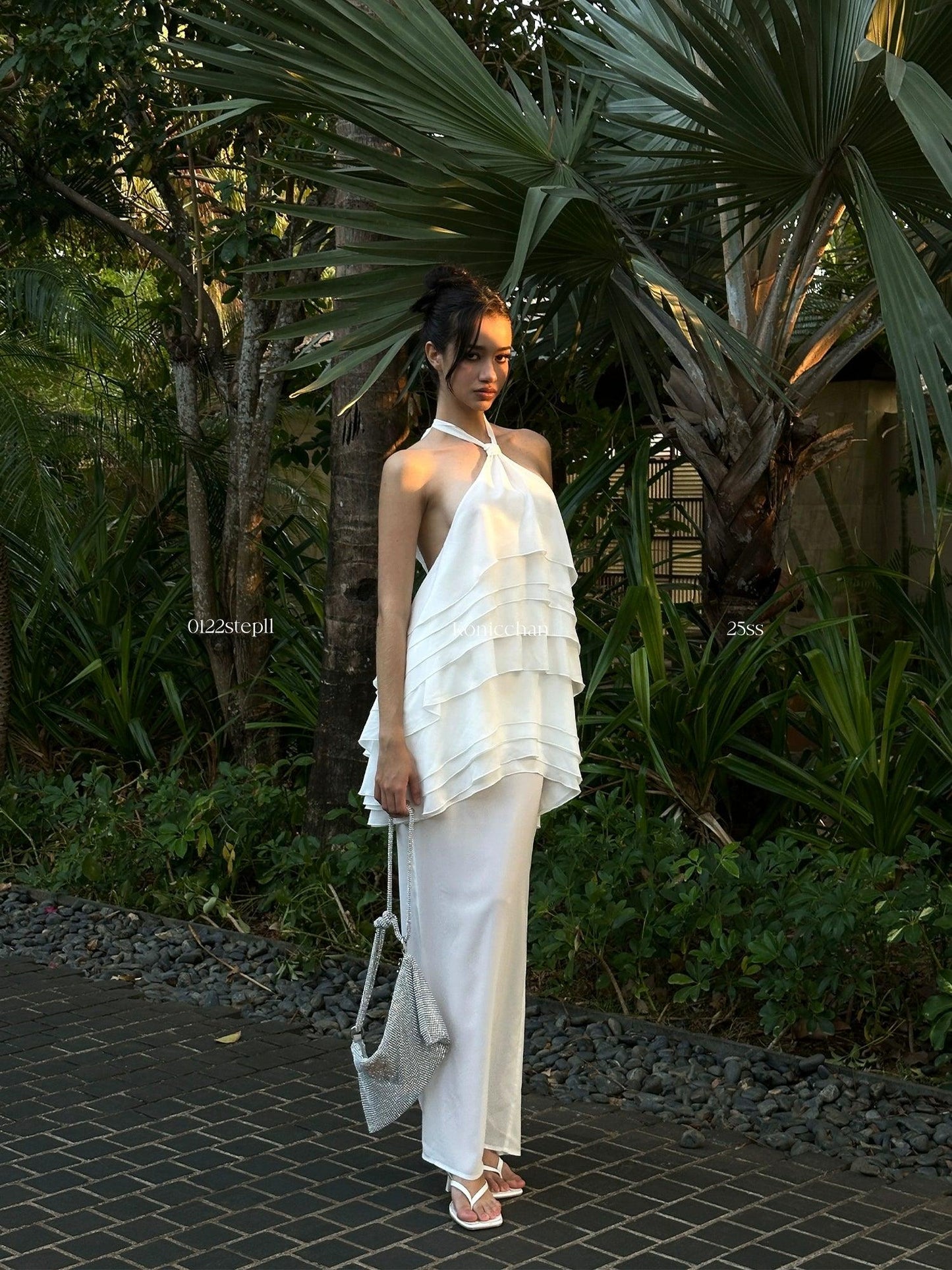 White ruffle edge neck sling