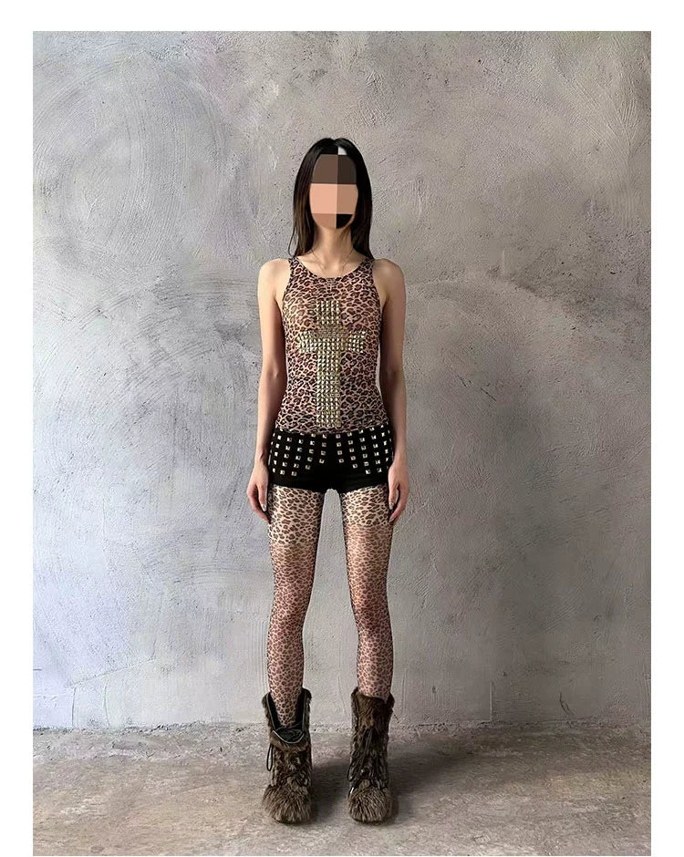 Low waist shorts gold rivets