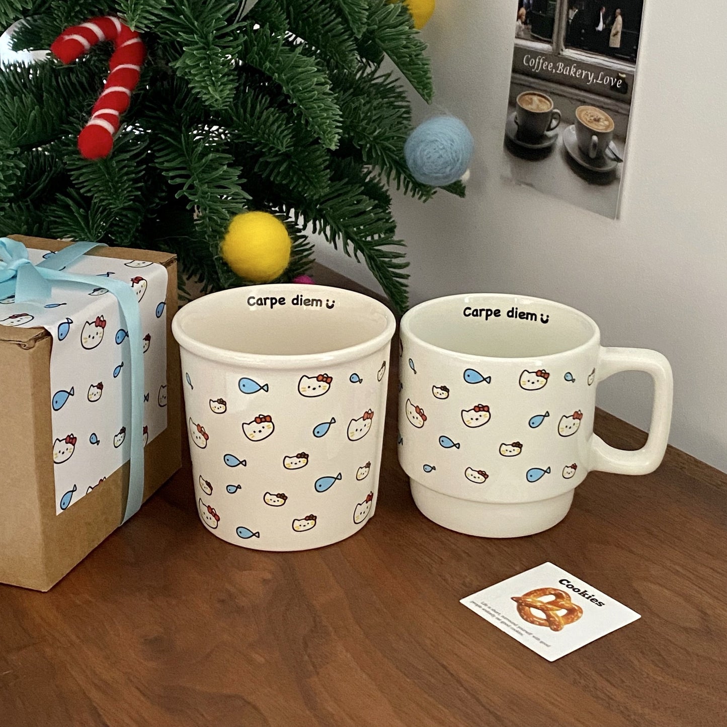 Cat eating fish hand-held mug gift box