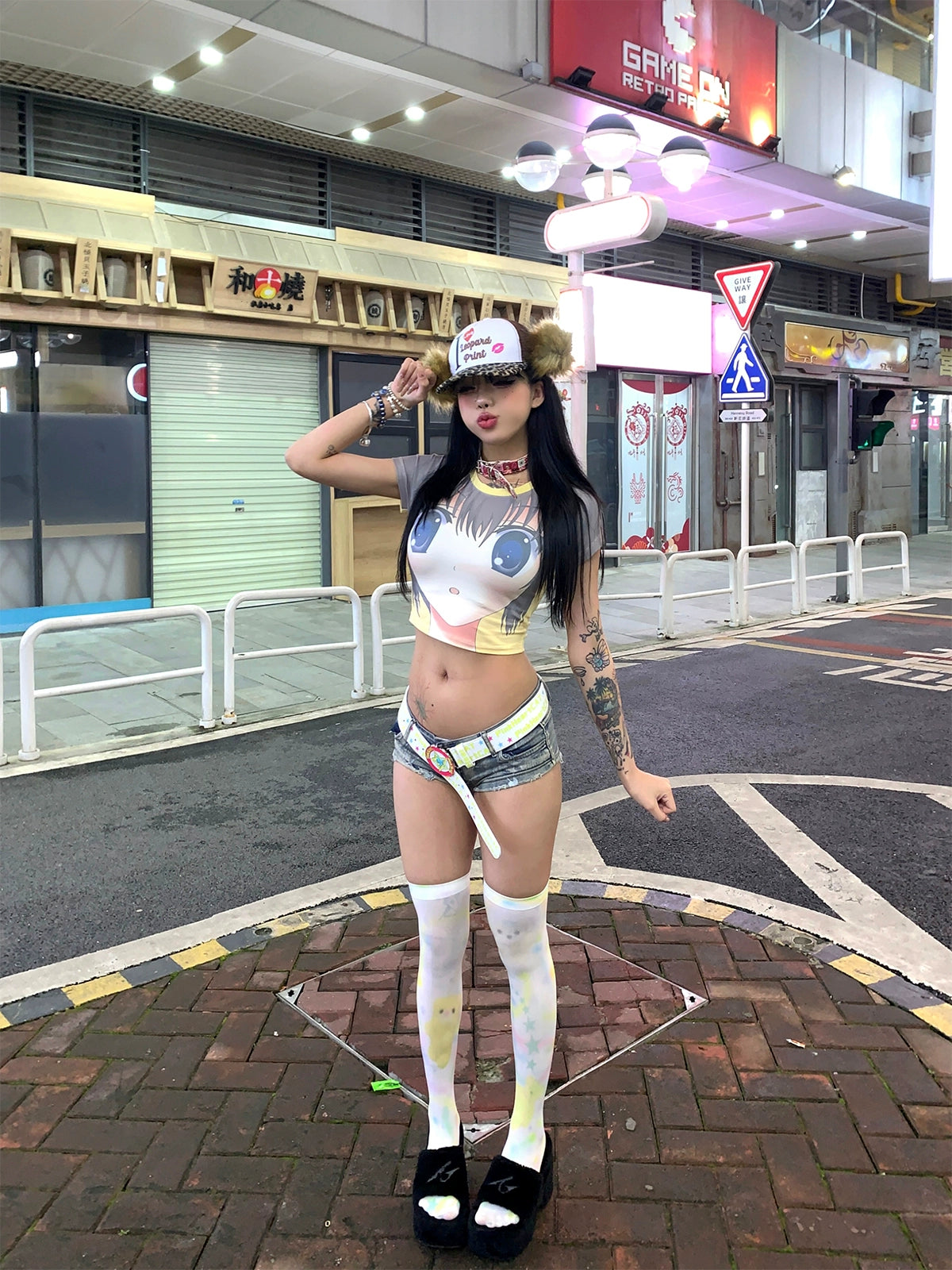 Anime big eye full print tee