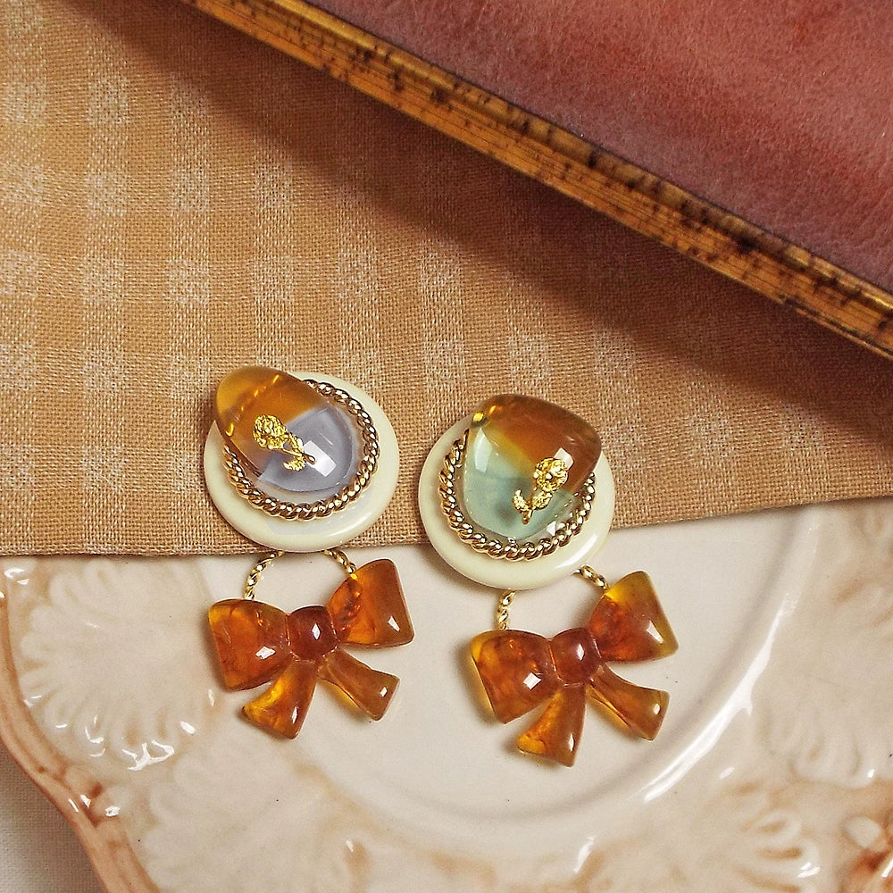 *Celluloid hat *~Two tone small stone and amber butterfly earrings