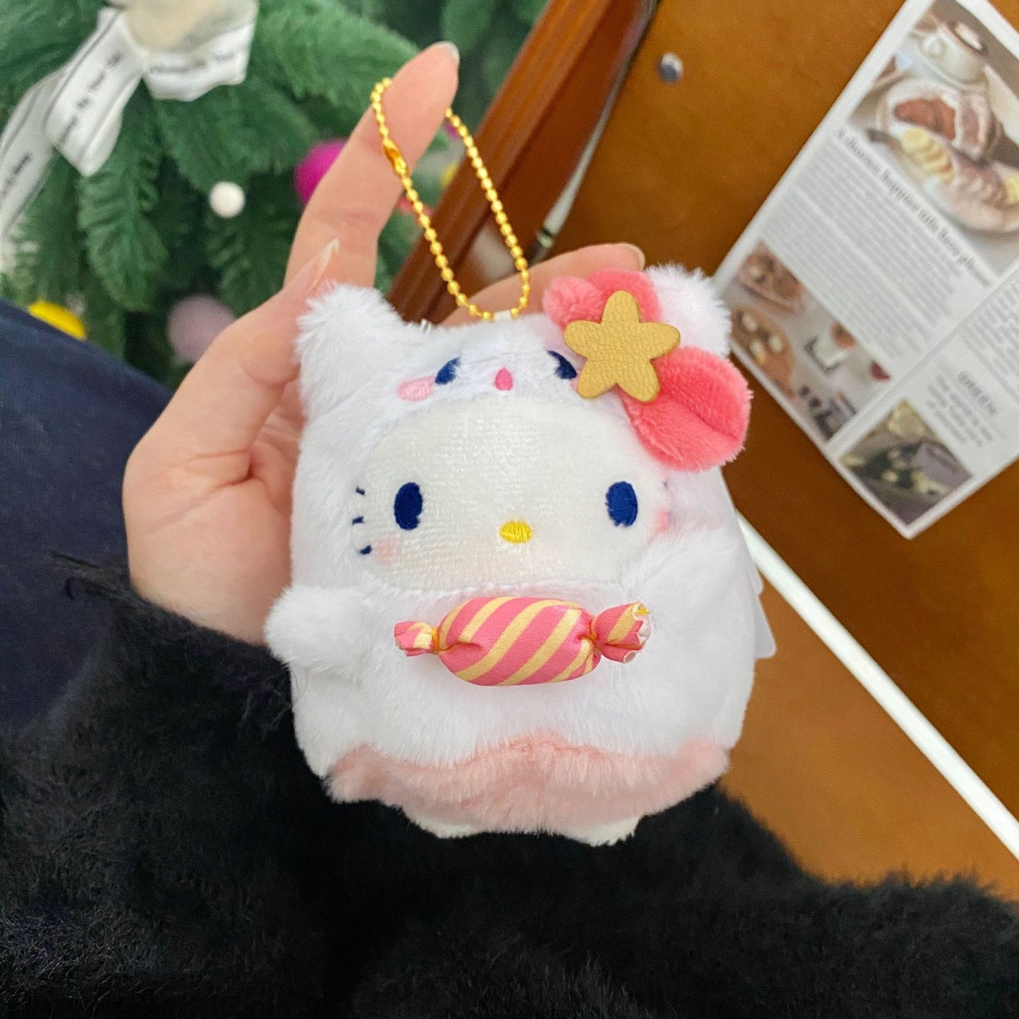 Swimming circle Hellokitty plush charm