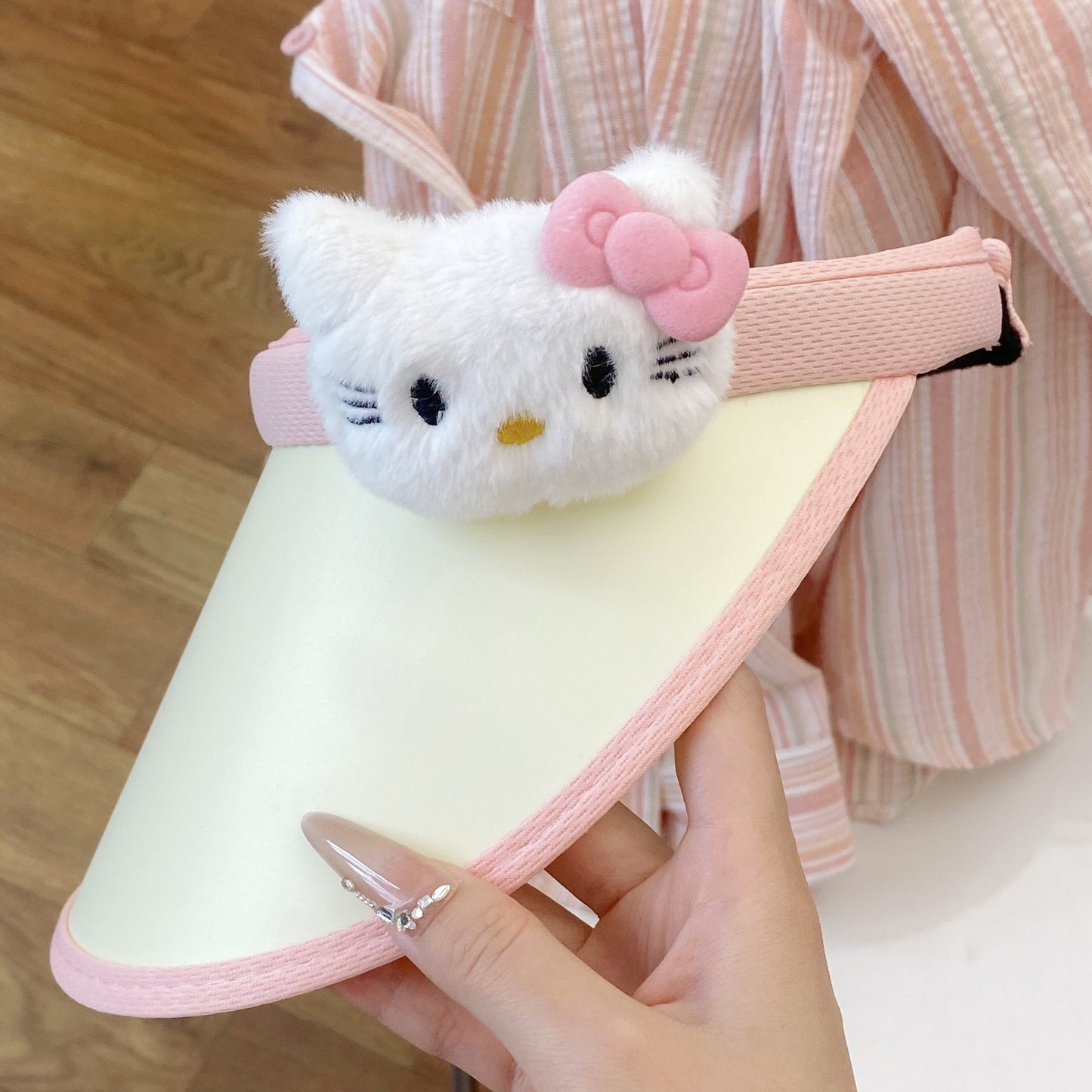 Cartoon cat anti large brim hat