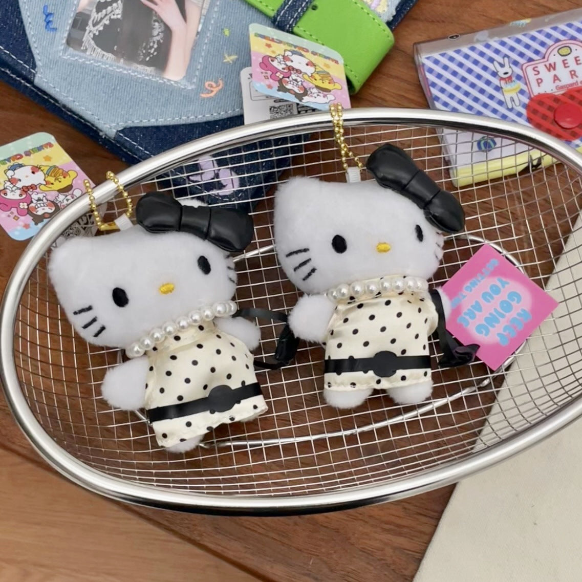 Swimming circle Hellokitty plush charm