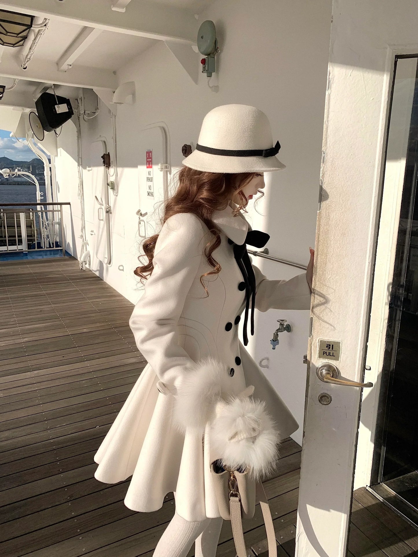 Maritime pianist Vertical waistline 3.5m skirt hem woolen coat