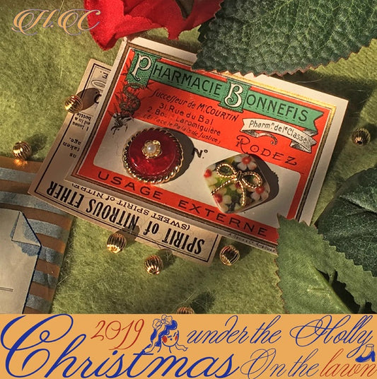 Christmas on the Grass "New Year's Prayer Ruby and Flower Gift Box Shaped Earrings