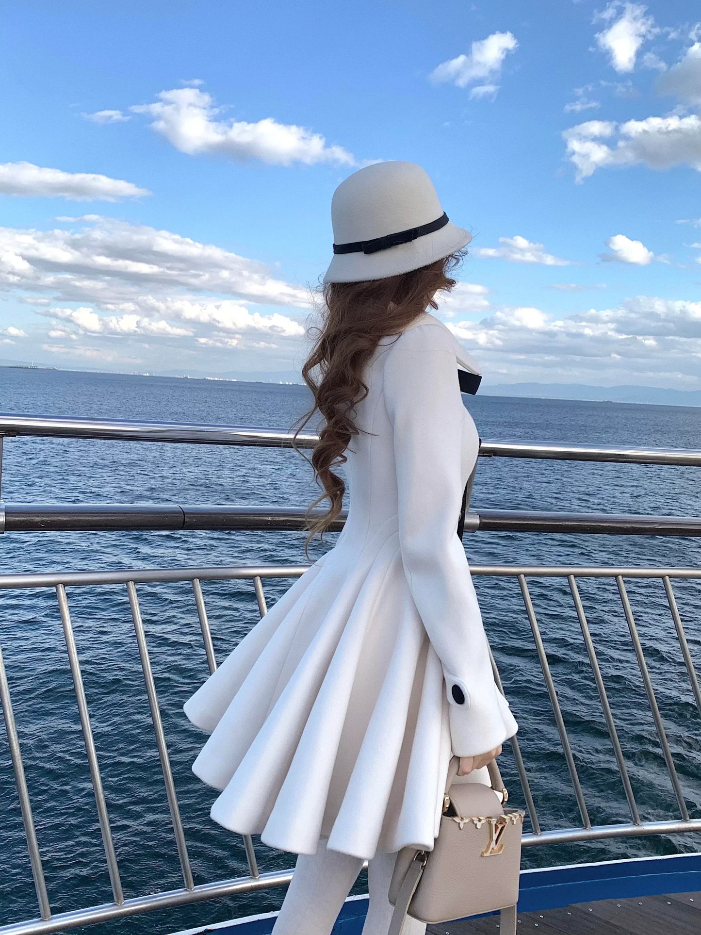 Maritime pianist Vertical waistline 3.5m skirt hem woolen coat