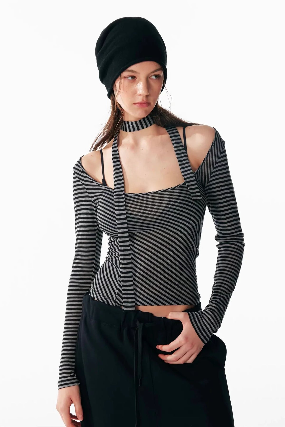 U-neck striped long sleeved tee