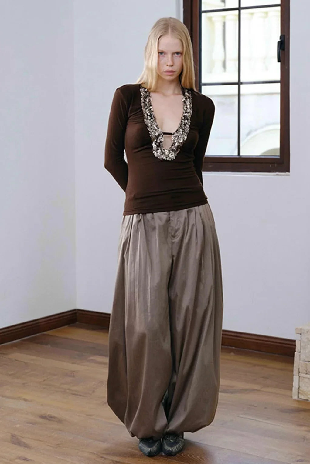silhouette pleated wide-leg pants