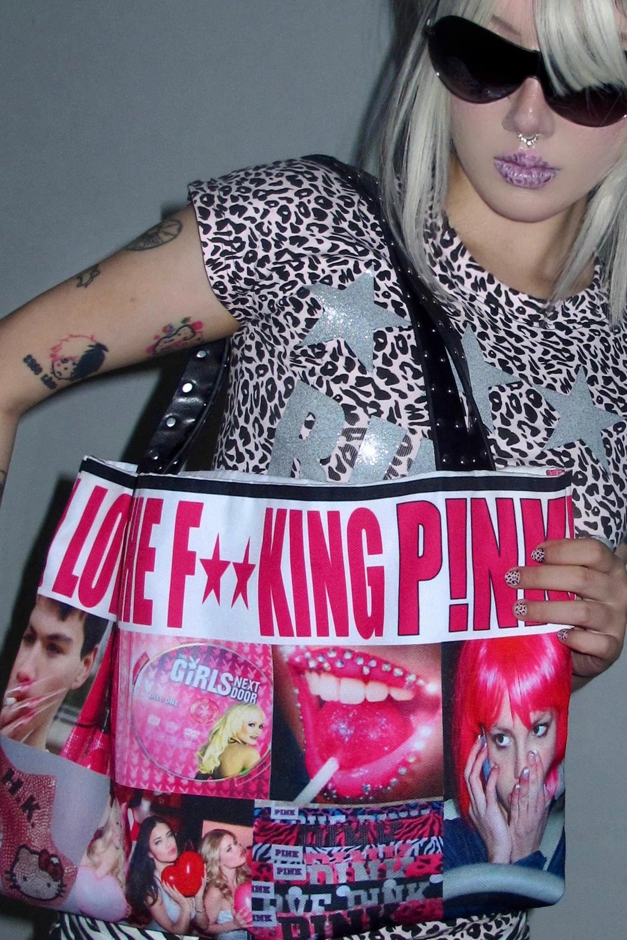 Pink portrait print orange shoulder bag