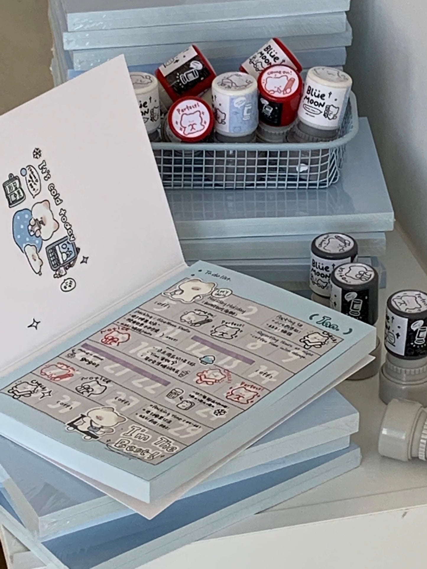 B6 Mantou Cat Clock in Monthly Plan Inside Page Manual Materials