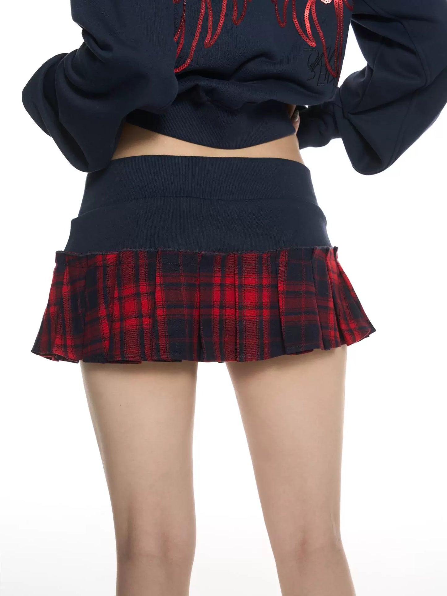 Sweater threaded red plaid gray plaid skirt