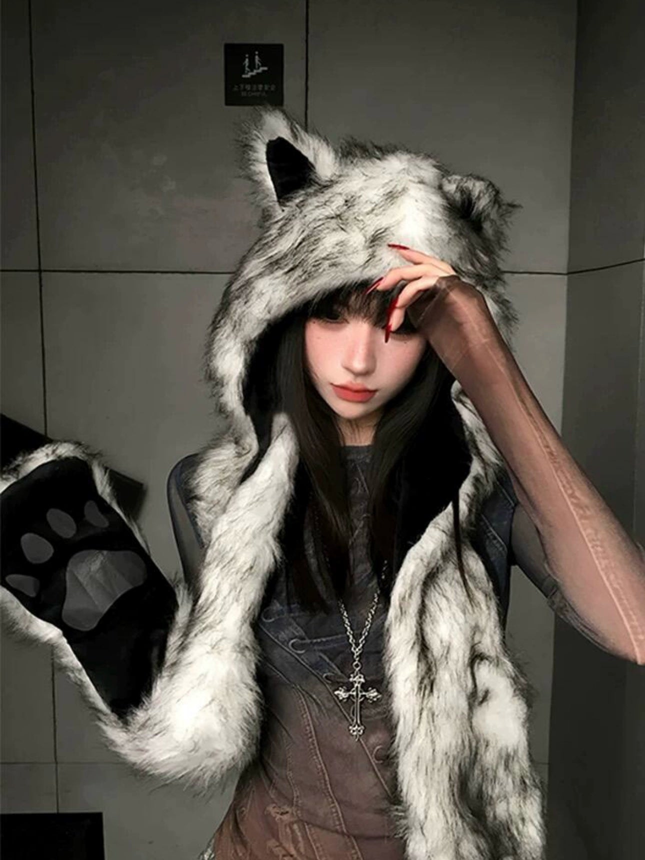 Plush hat faux fur scarf, gloves in one